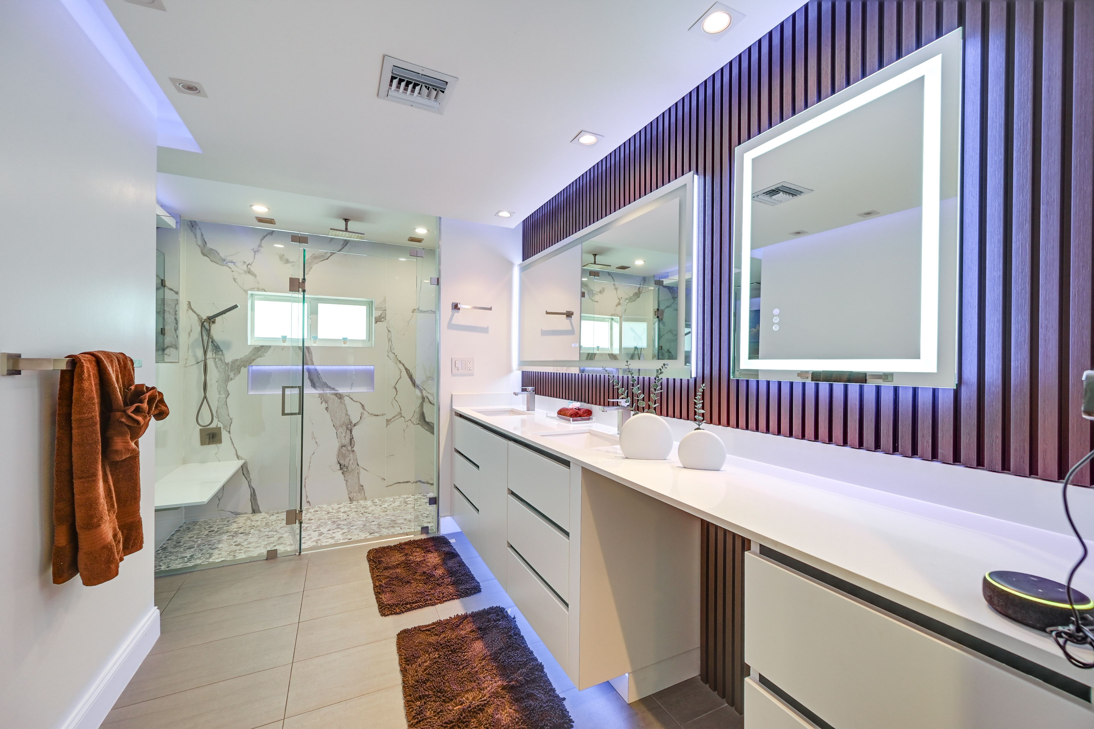 En-Suite Bathroom | Towels Provided
