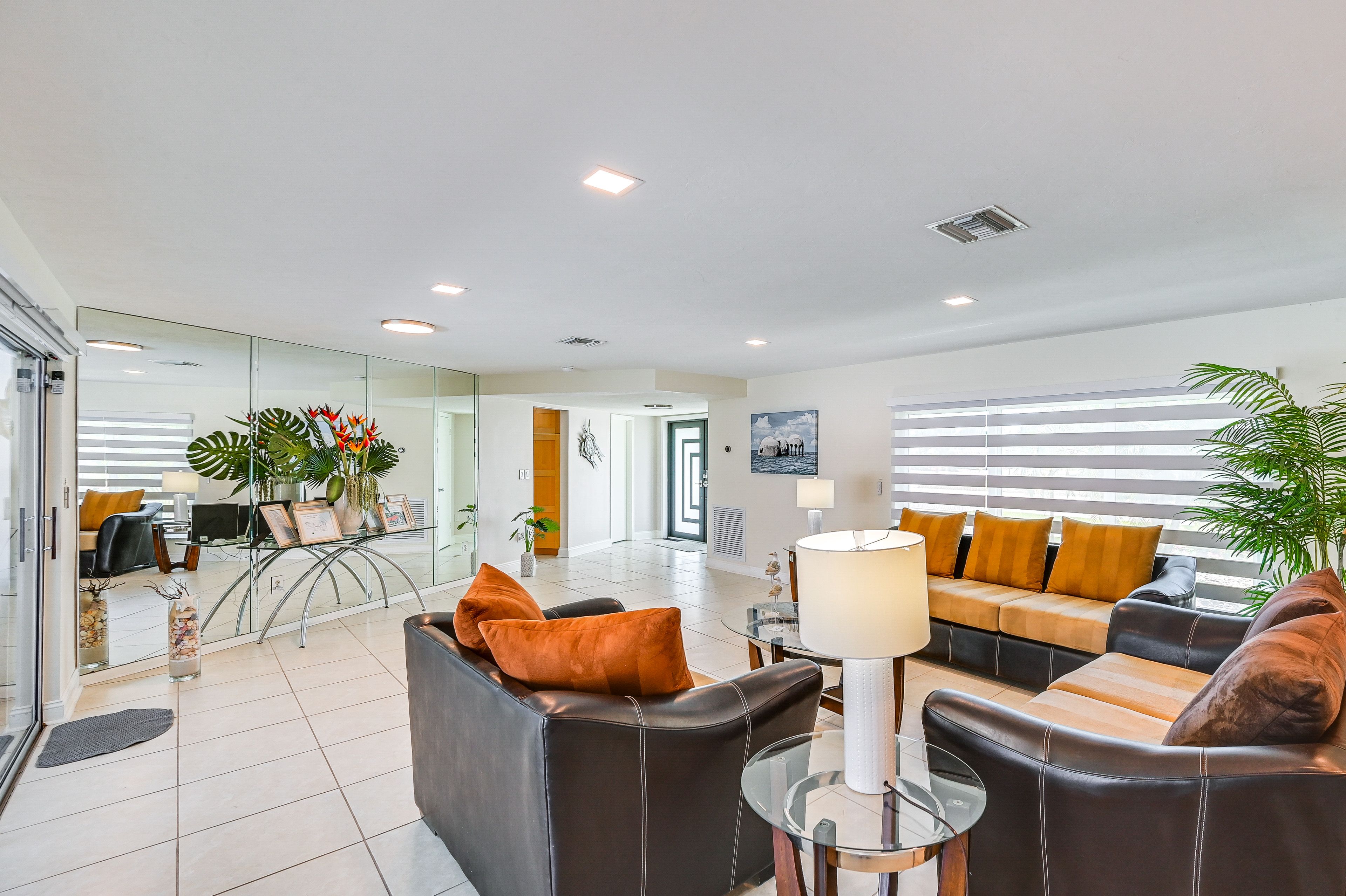Living Room | Free WiFi