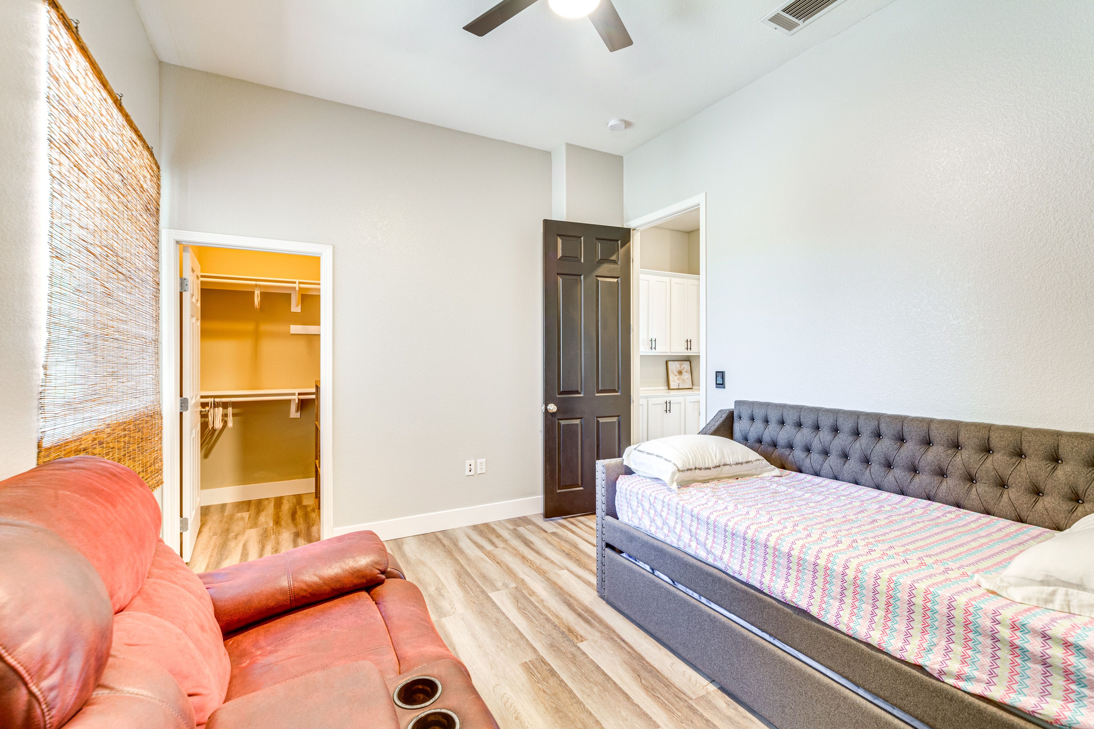 Bedroom 5 | Twin Daybed w/ Twin Trundle | Linens Provided