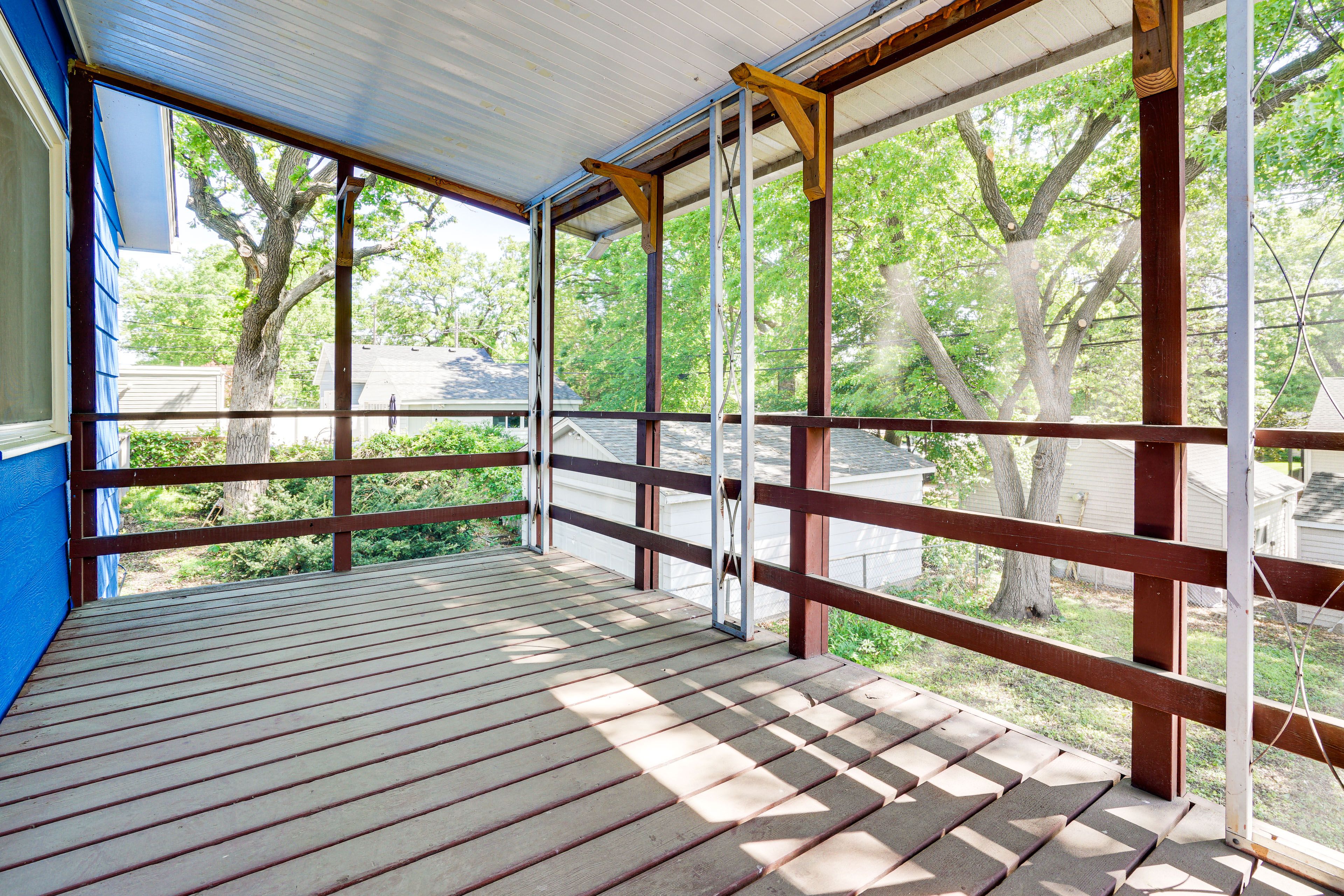 Screened-In Porch | 1st Floor