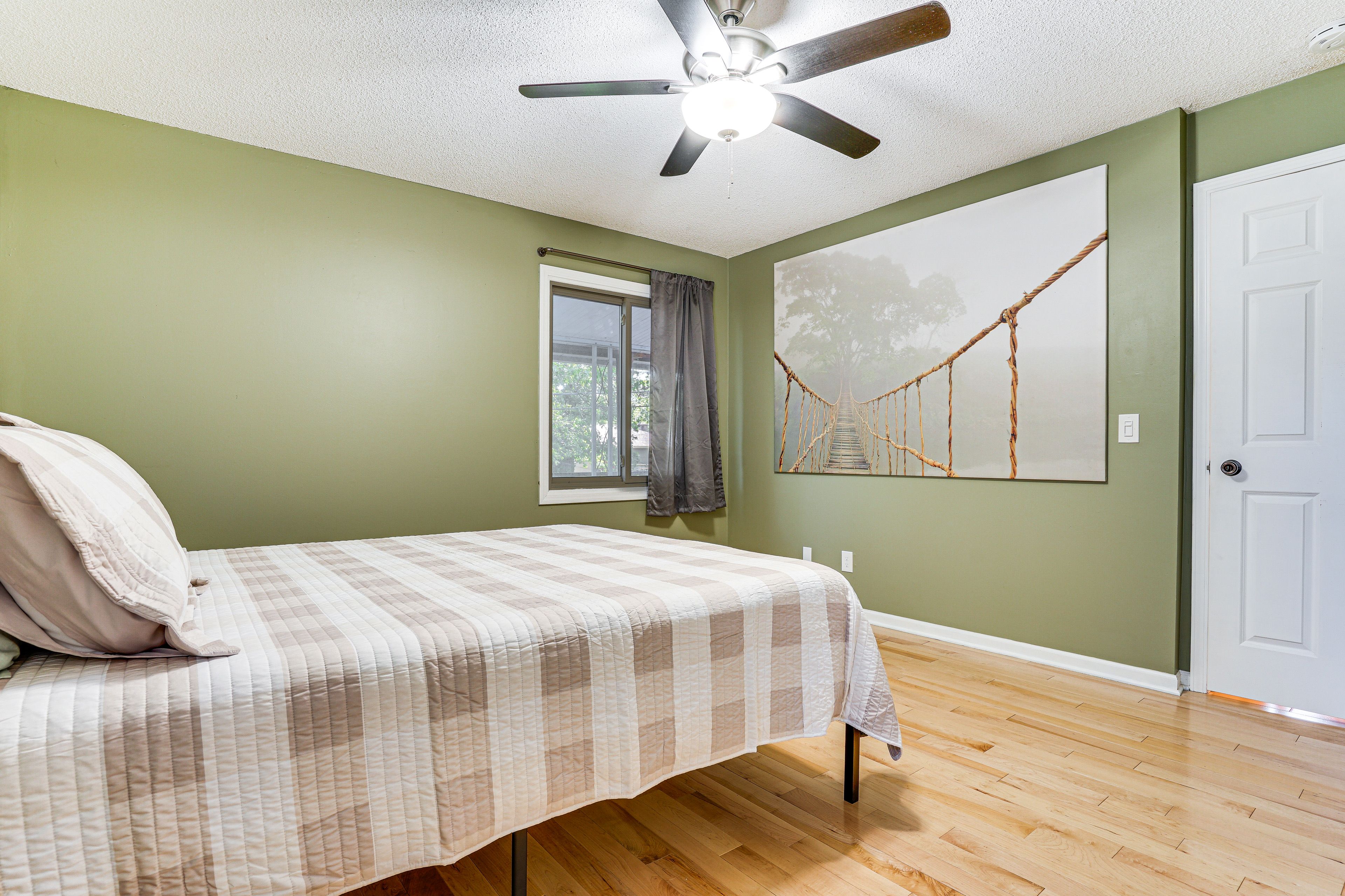 Bedroom 1 | 1st Floor | Queen Bed