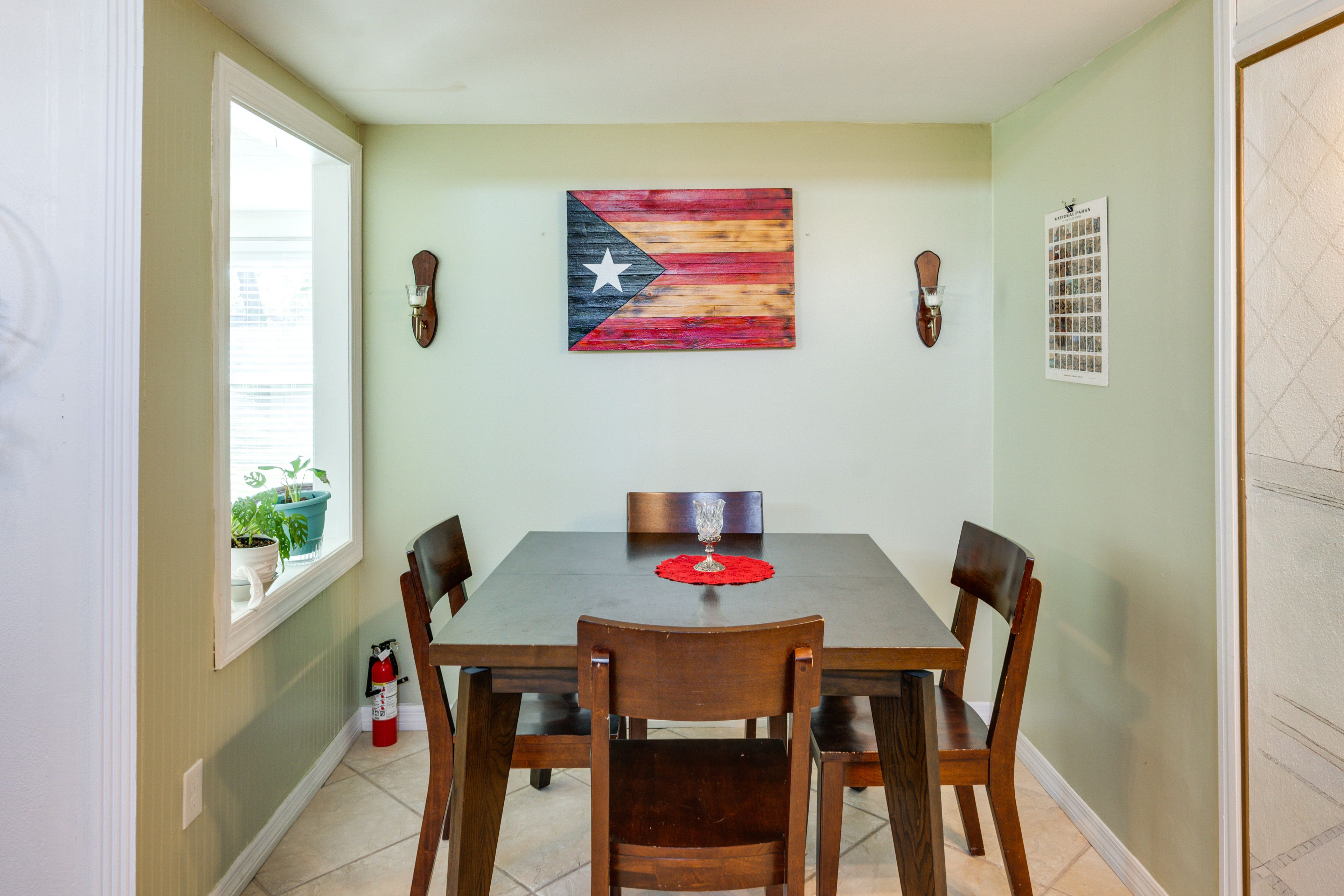 Dining Area | Dining Table