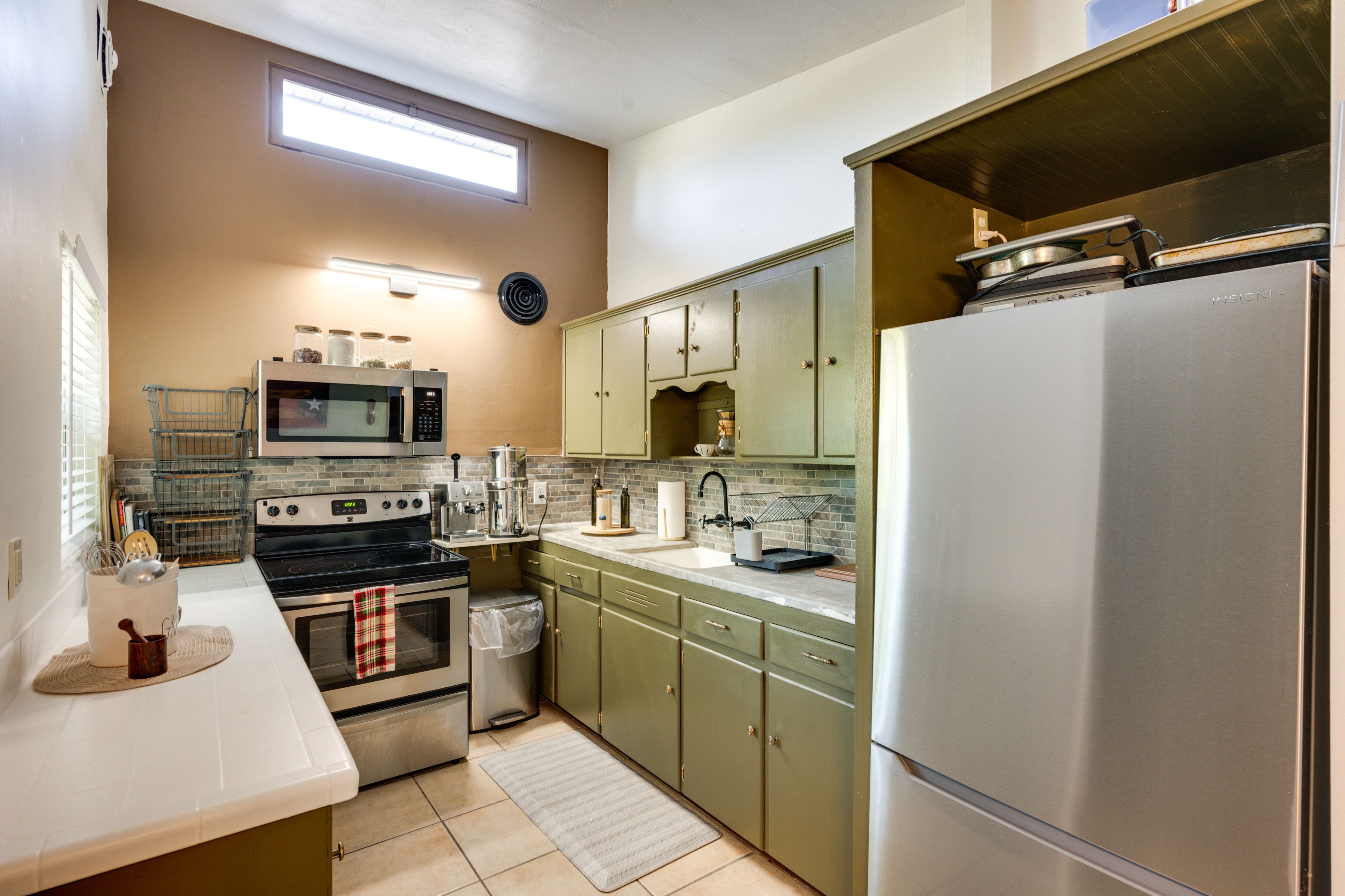 Kitchen | Stove/Oven | Microwave