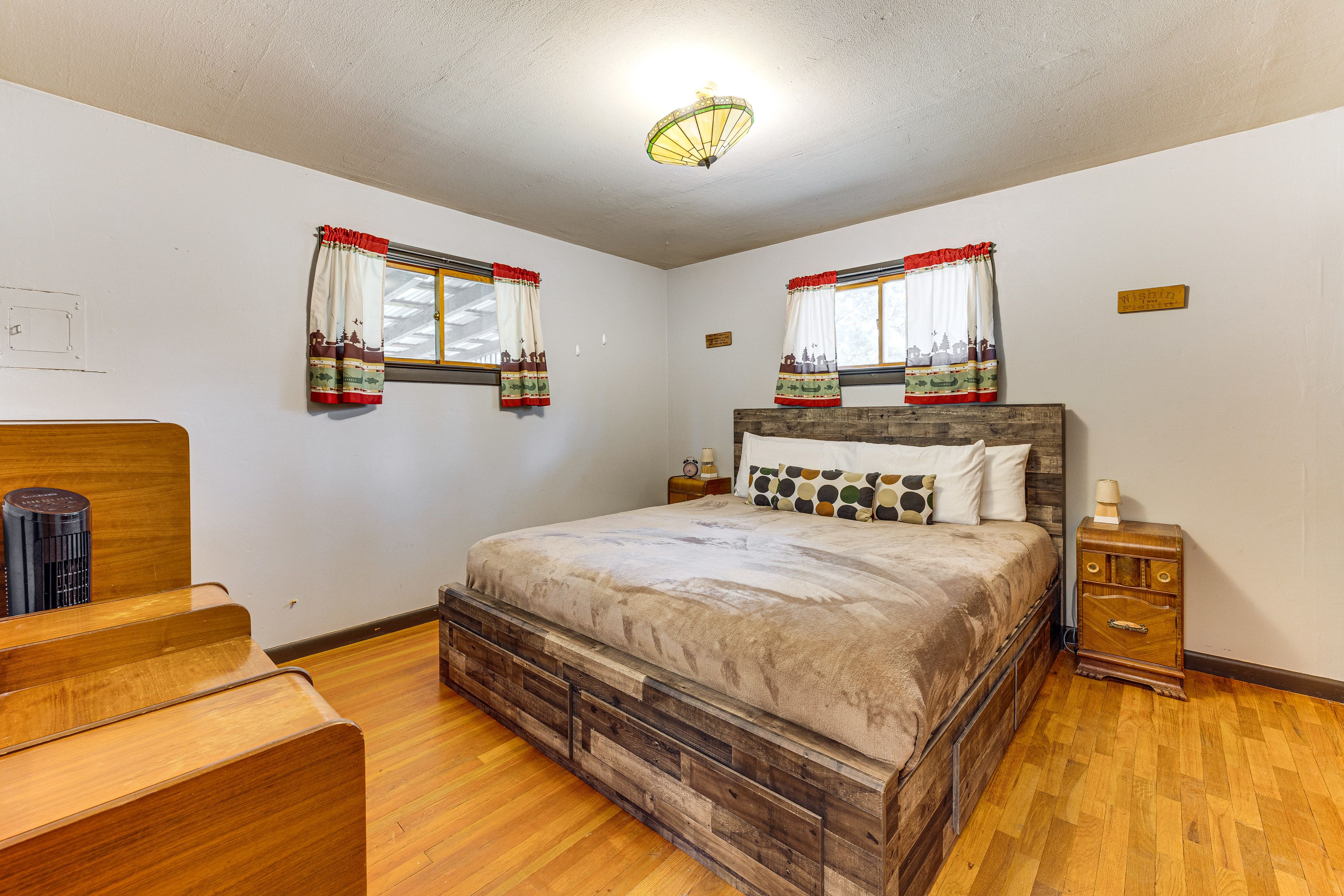 Bedroom 1 | King Bed