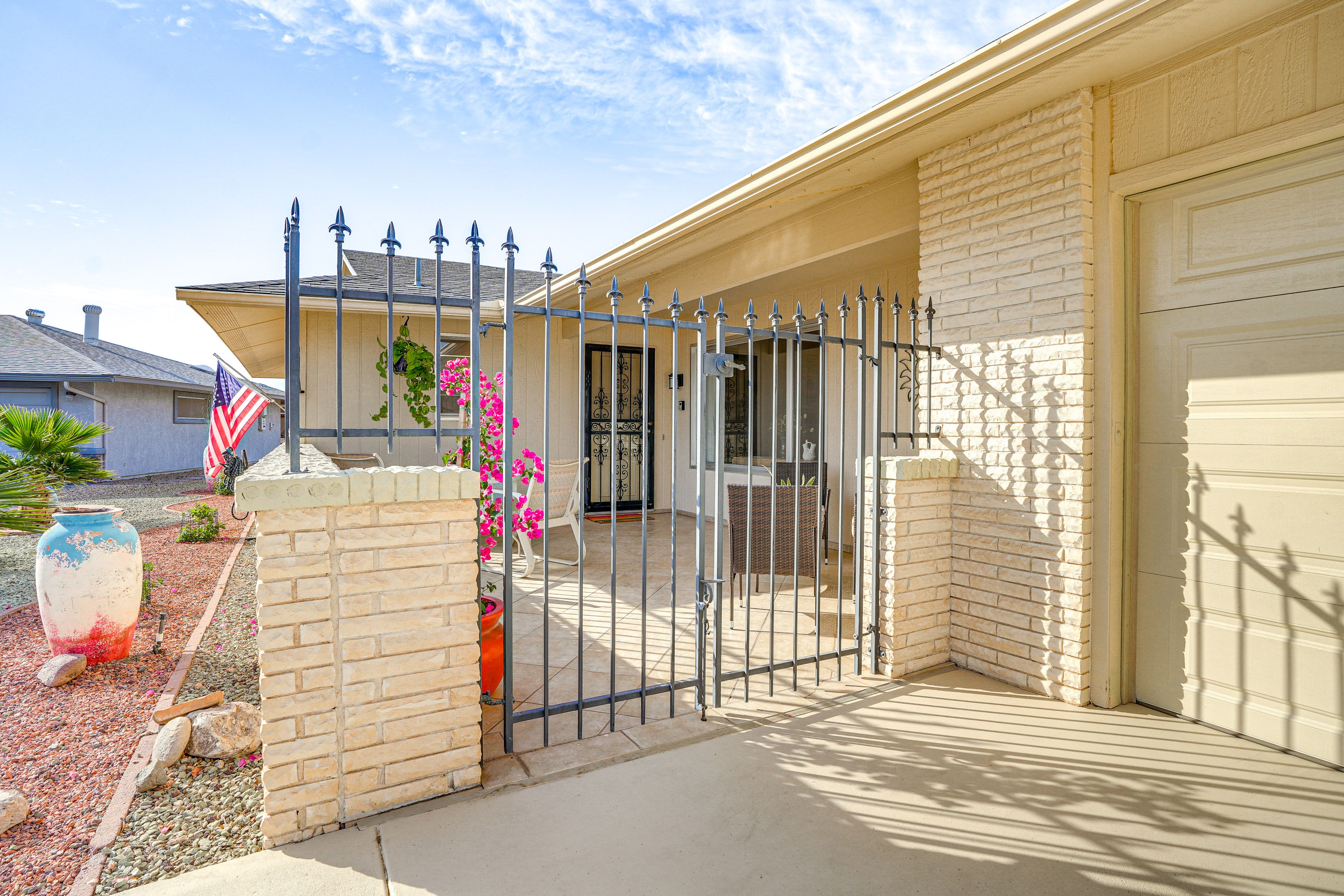 Property Exterior | Driveway (2 Vehicles)
