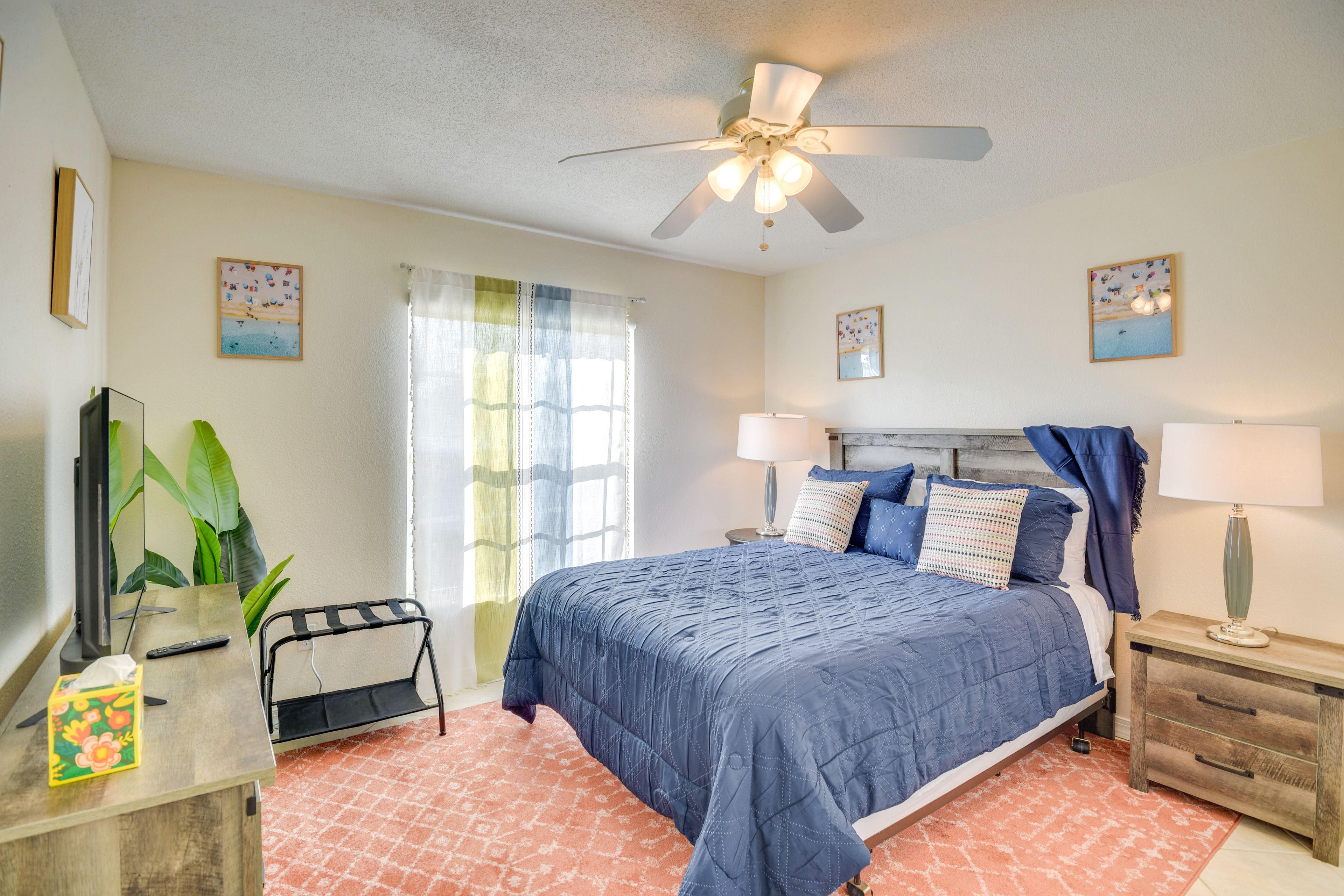 Bedroom 2 | Queen Bed | Smart TV