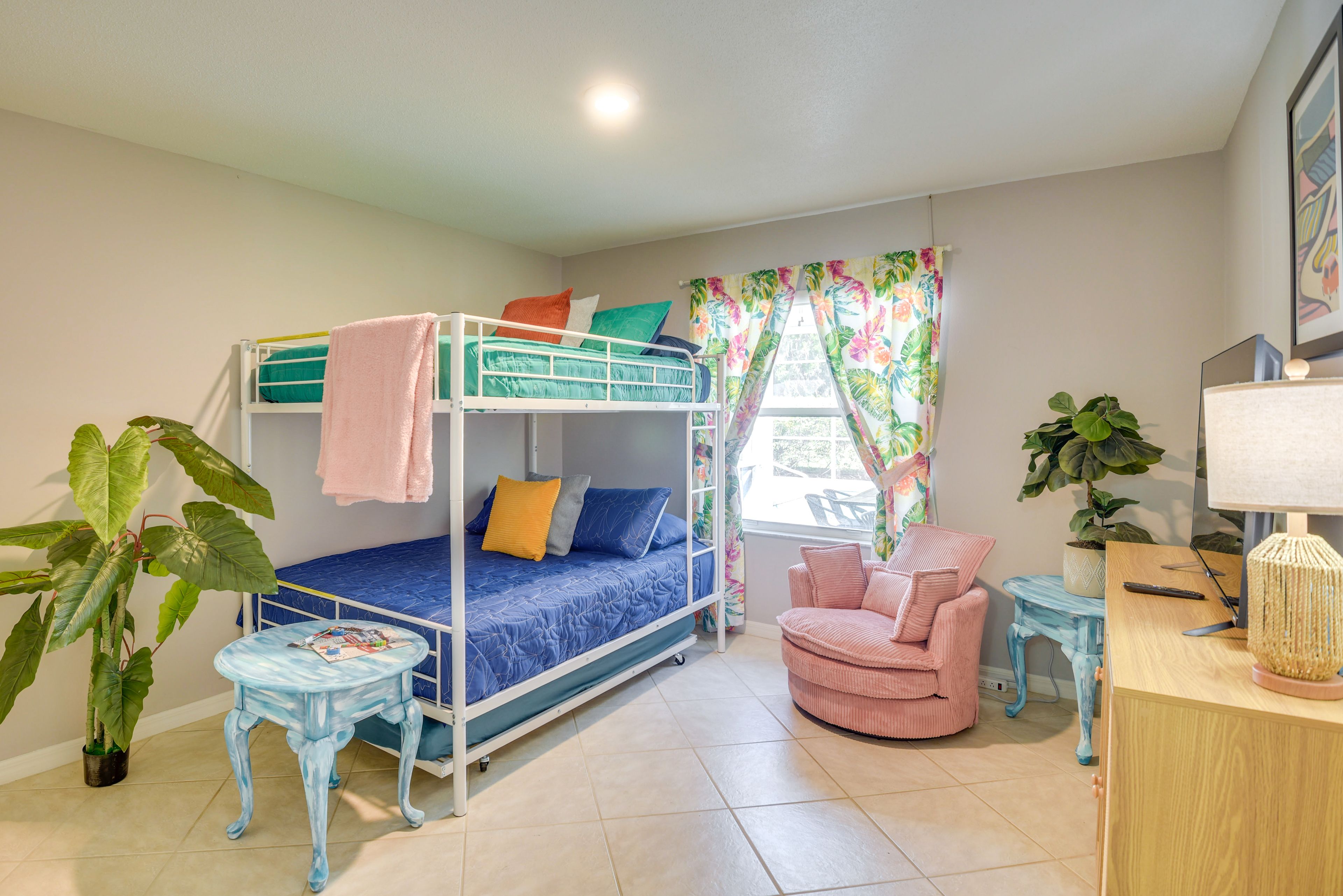 Bedroom 3 | Full Bunk Bed w/ Twin Trundle | Smart TV