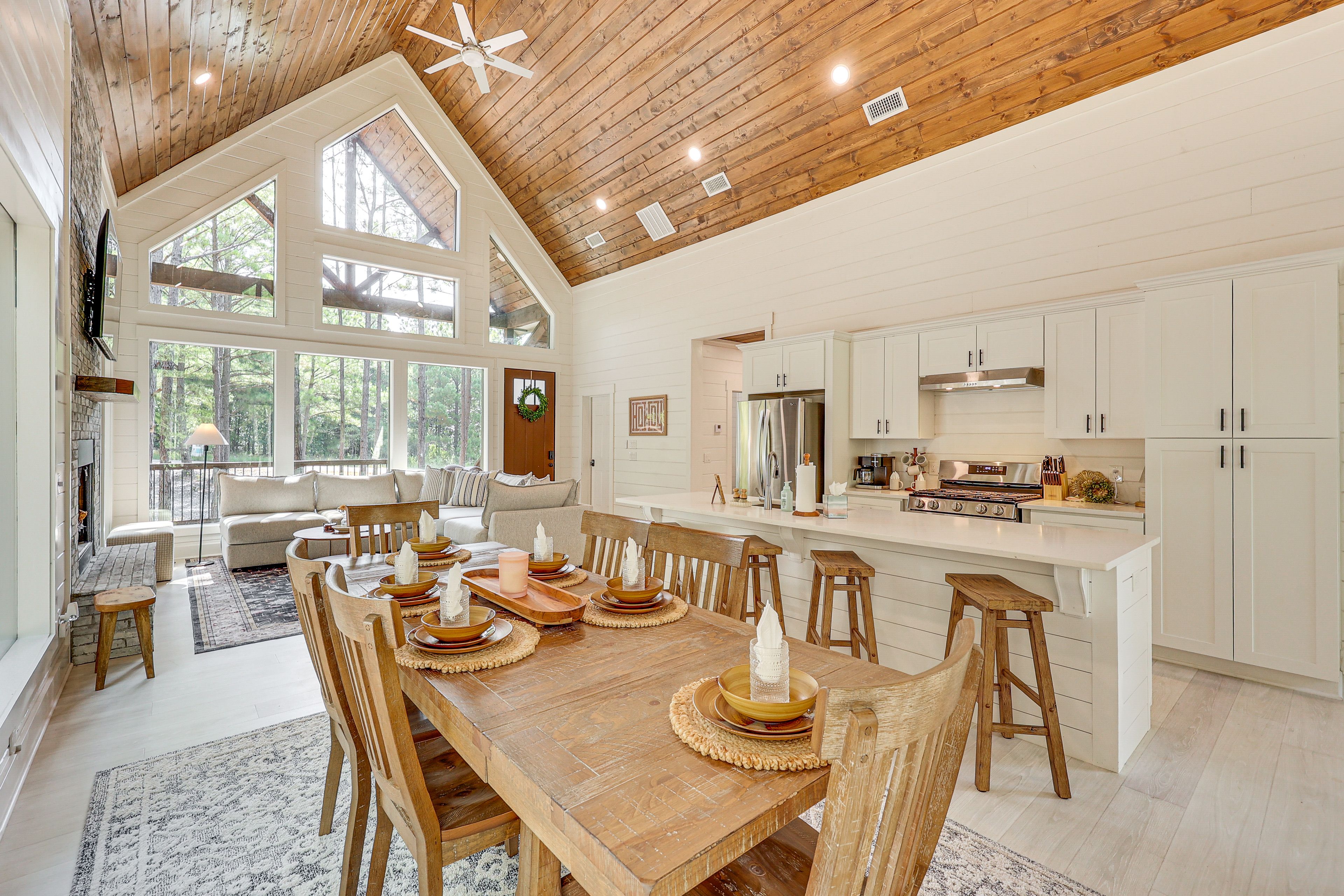 Dining Area | 1st Floor