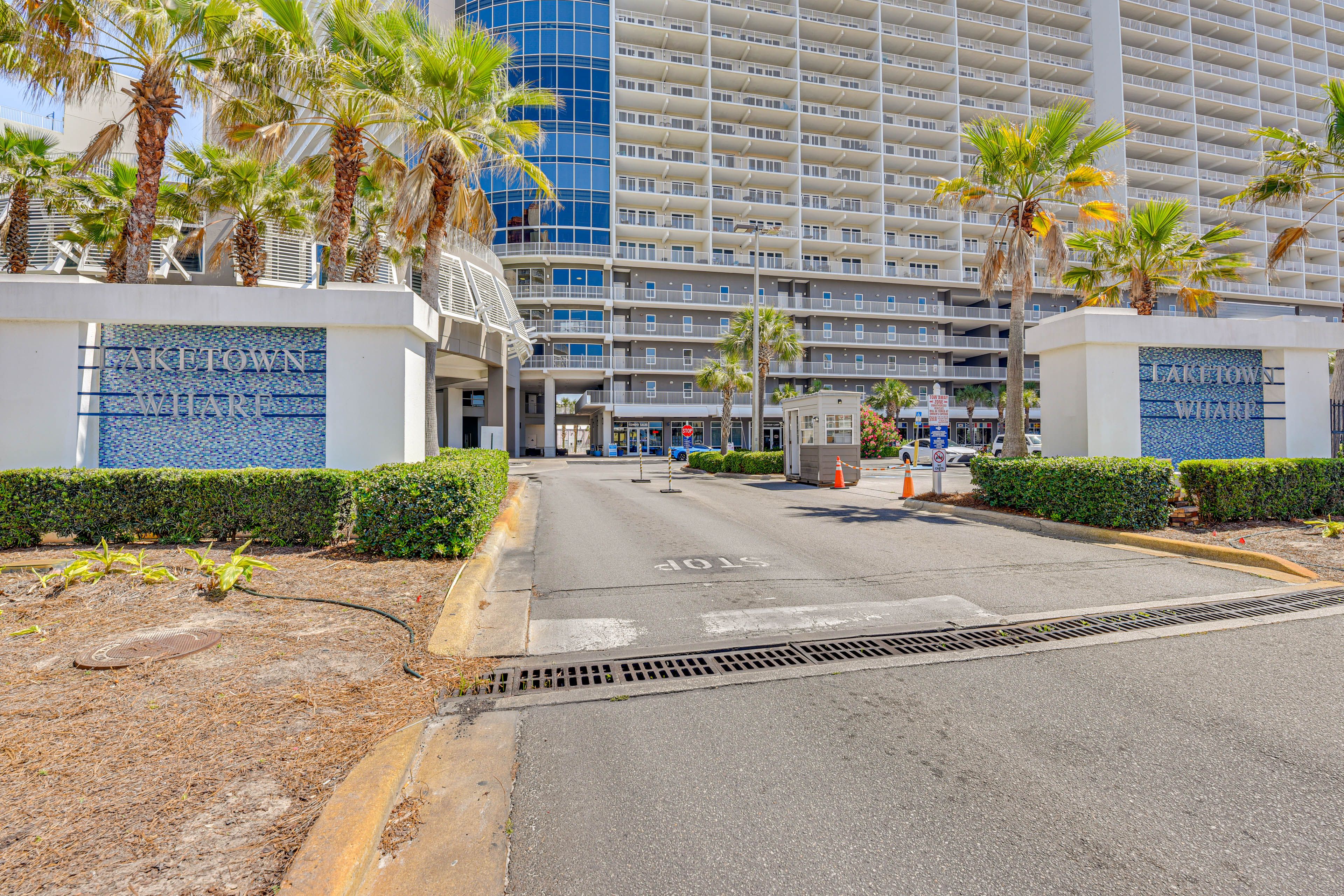 Parking | Community Garage (2 Vehicles)