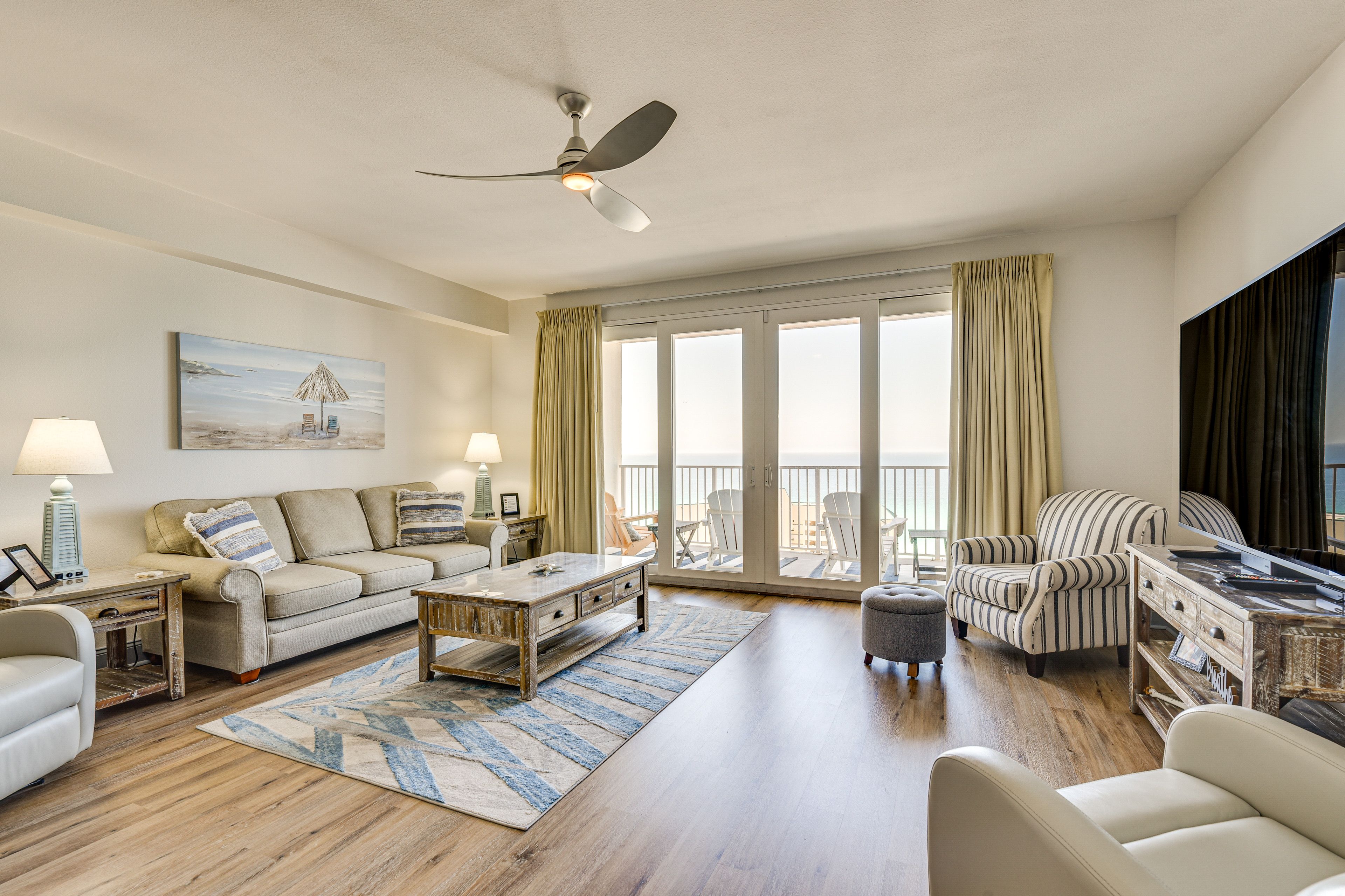 Living Room | Smart TV | Central A/C