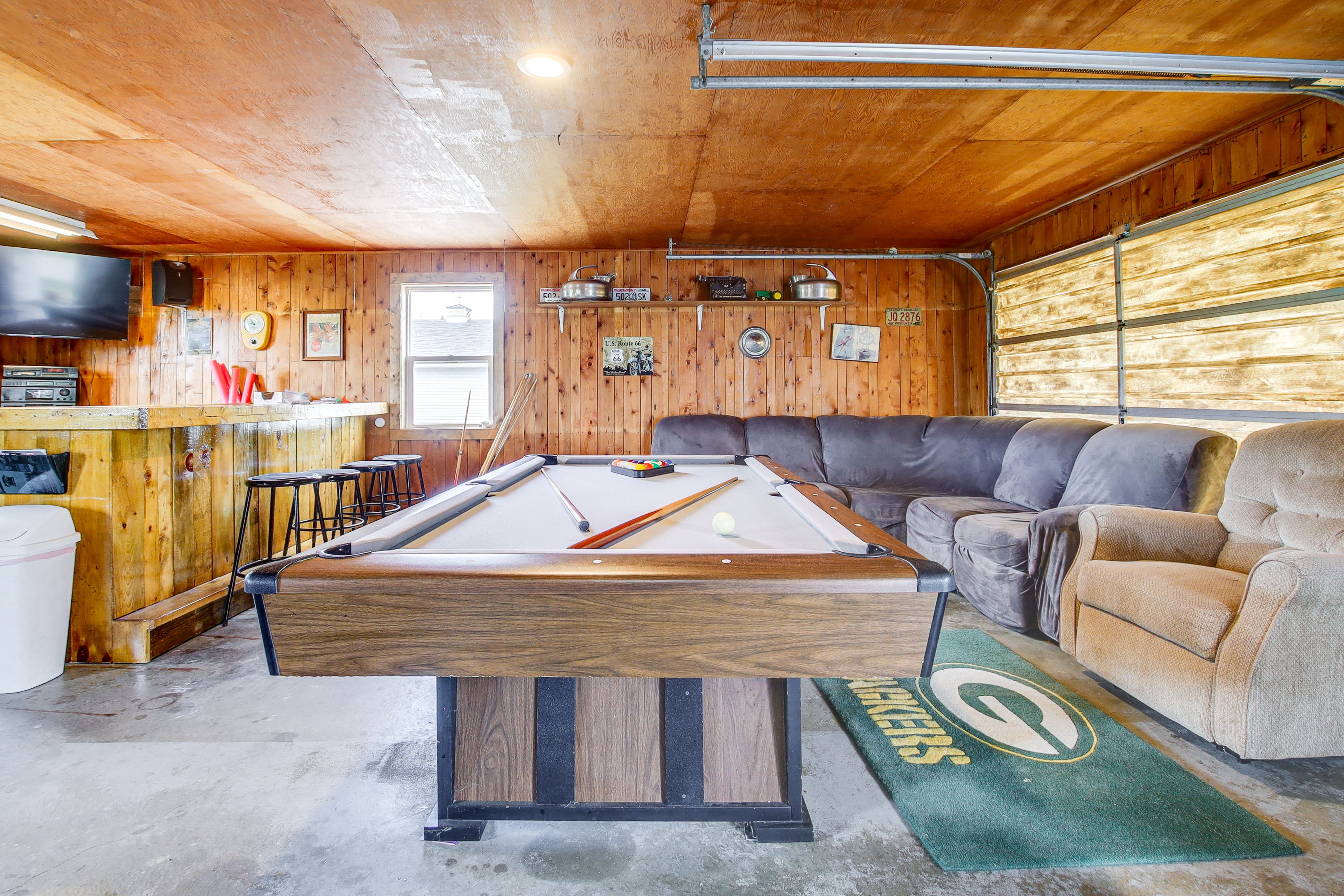 Game Room (Garage) | Foosball Table | Smart TV | Stereo System | 1st Floor