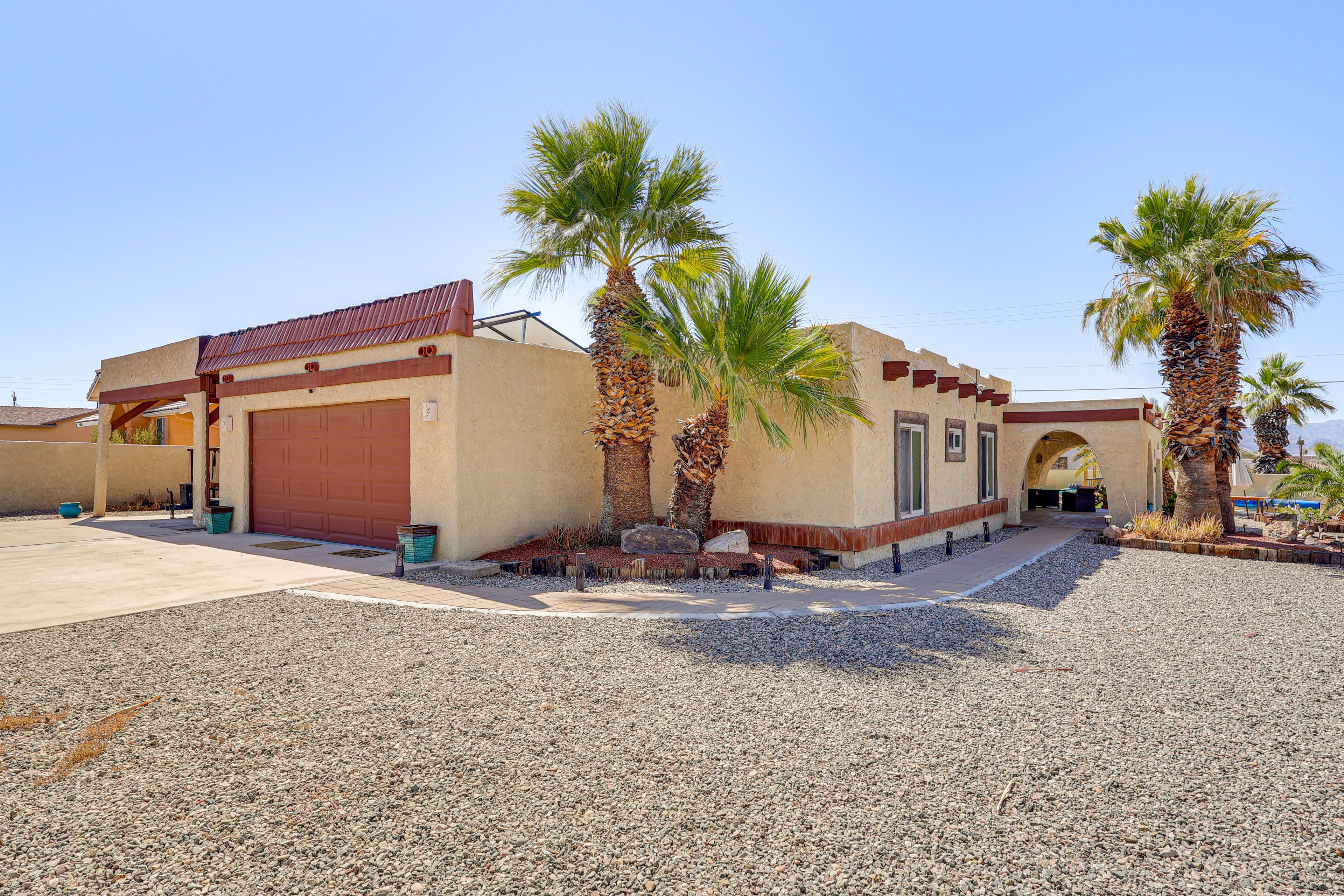 Parking | Driveway | Boat/Jet Ski/RV Parking On-Site