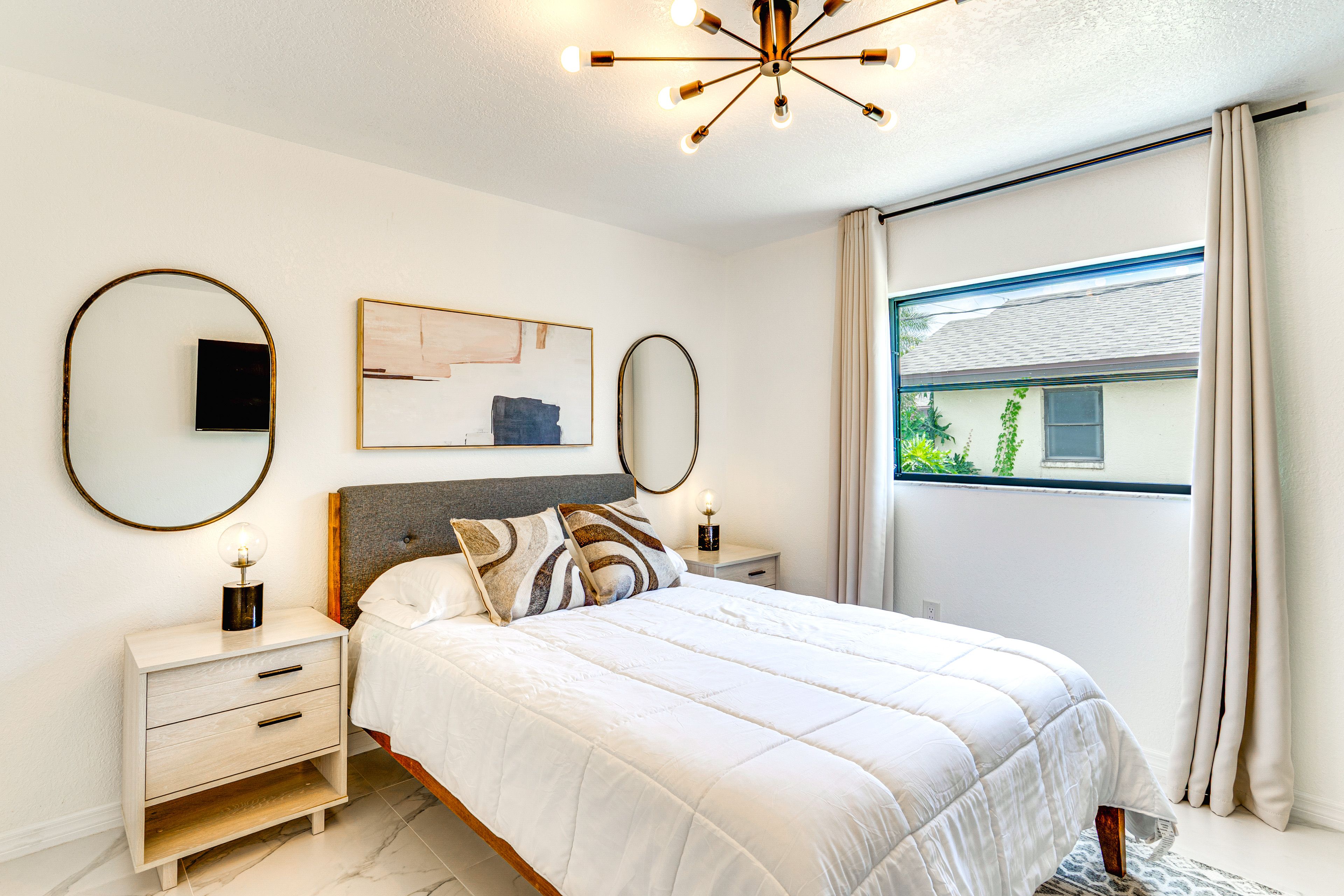 Bedroom 3 | Queen Bed
