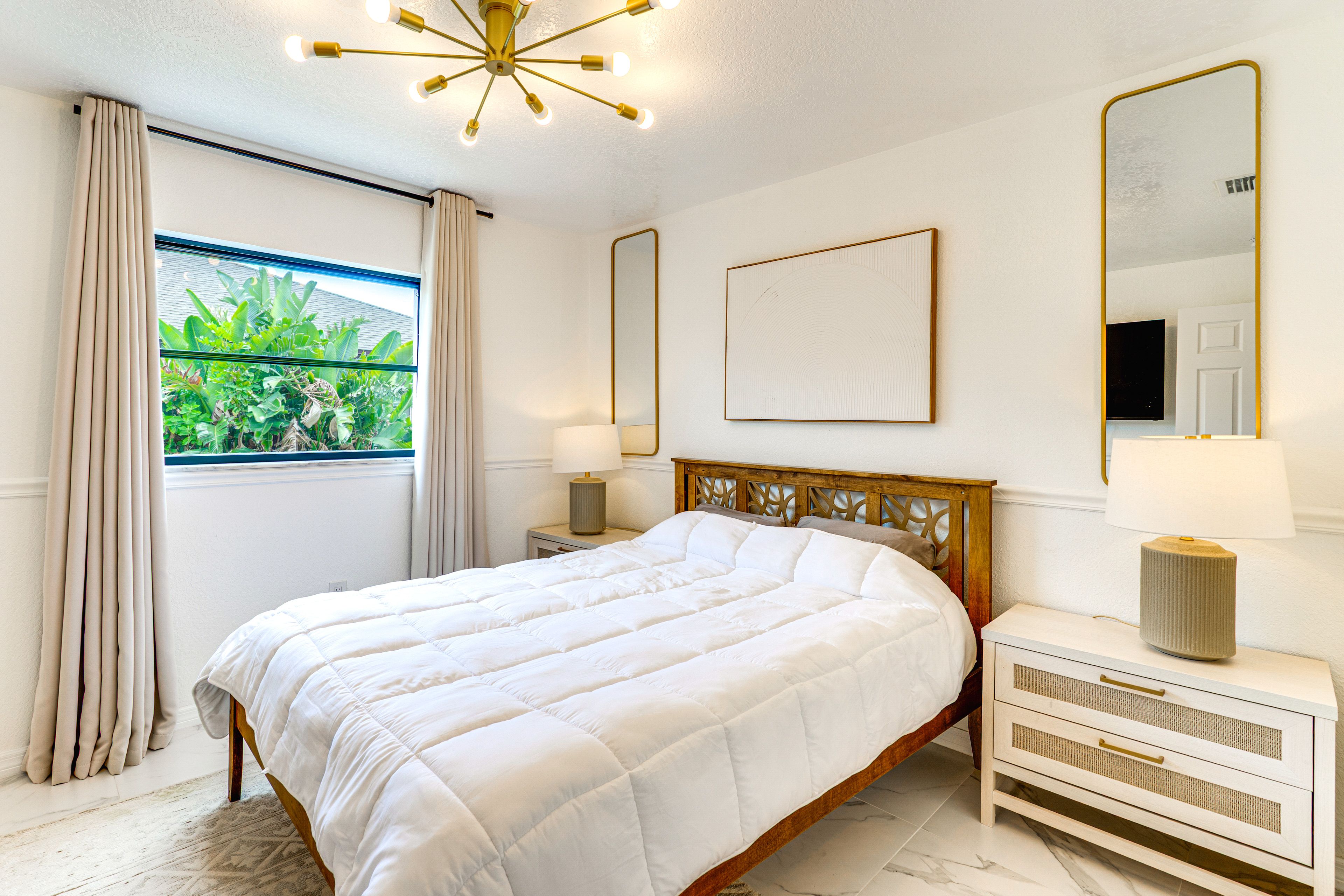 Bedroom 4 | Queen Bed