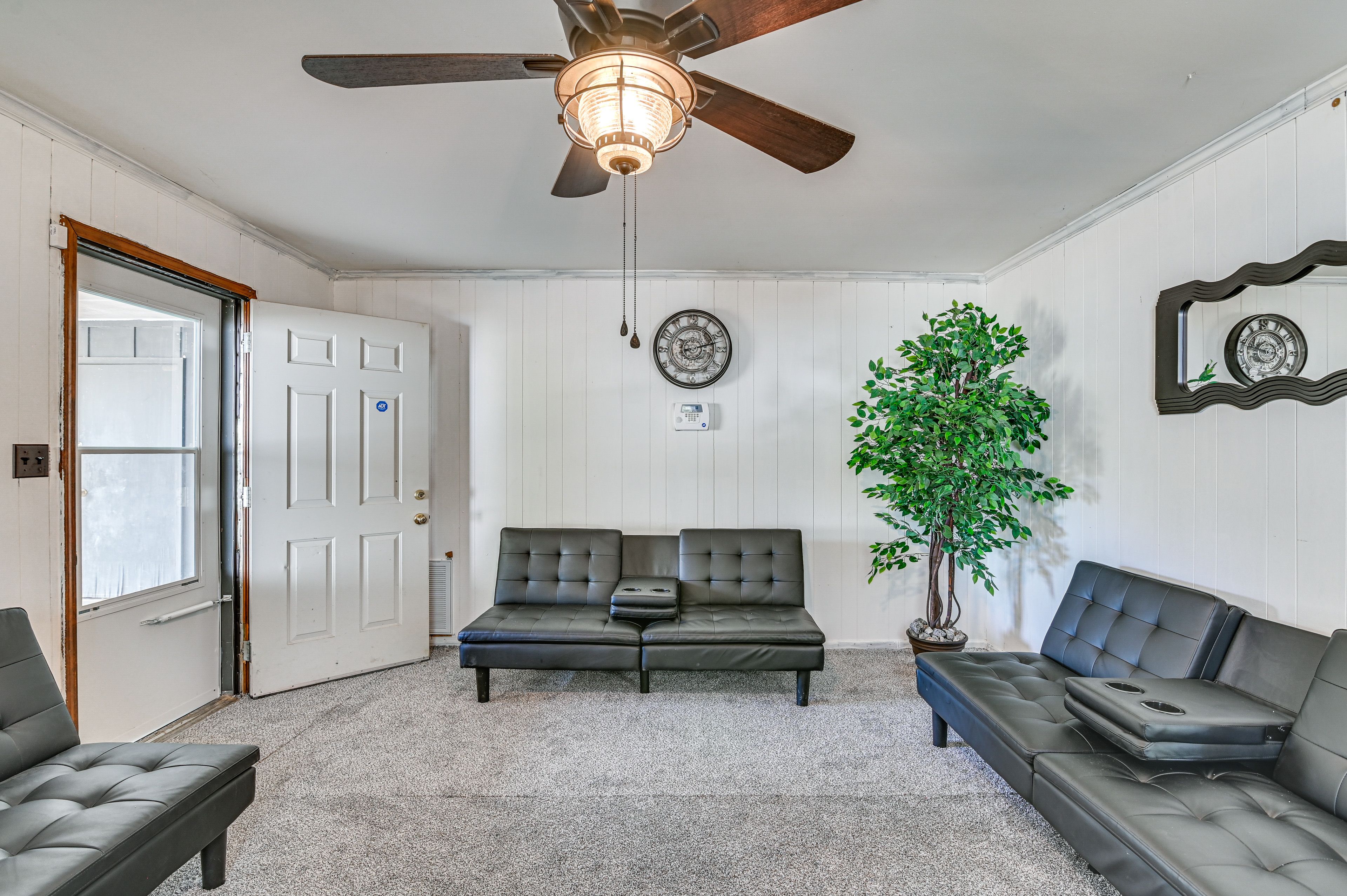 Living Room | Free WiFi