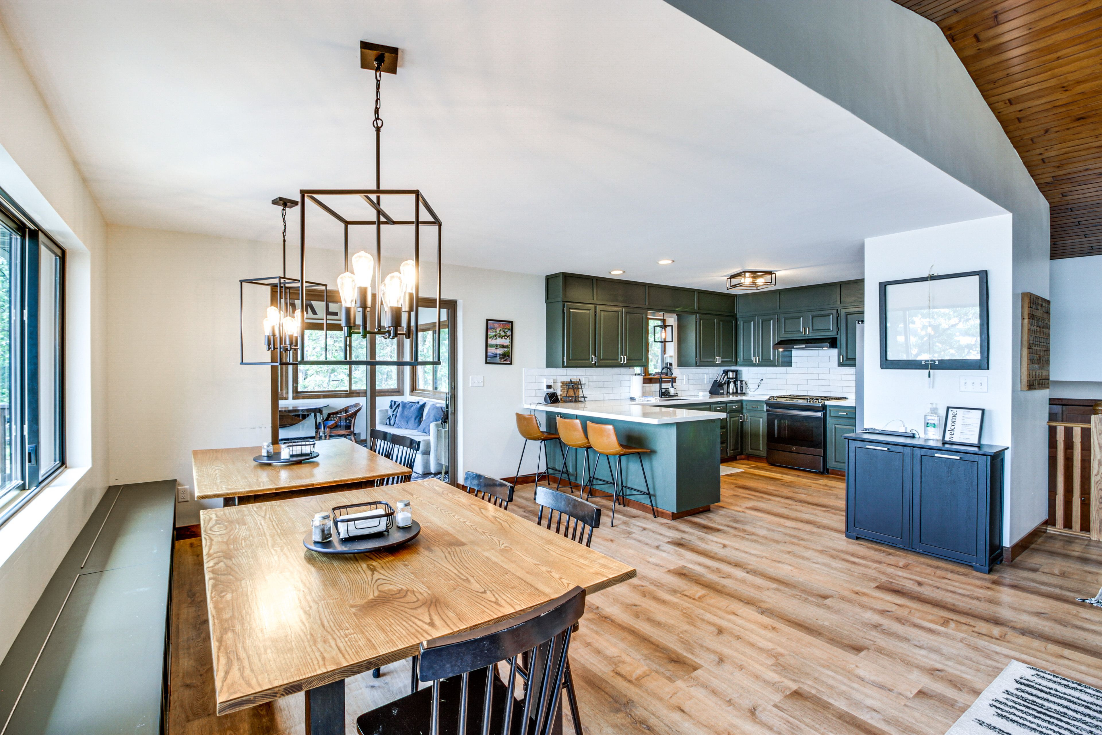 Dining Area | Dishware/Flatware Provided | Main Floor