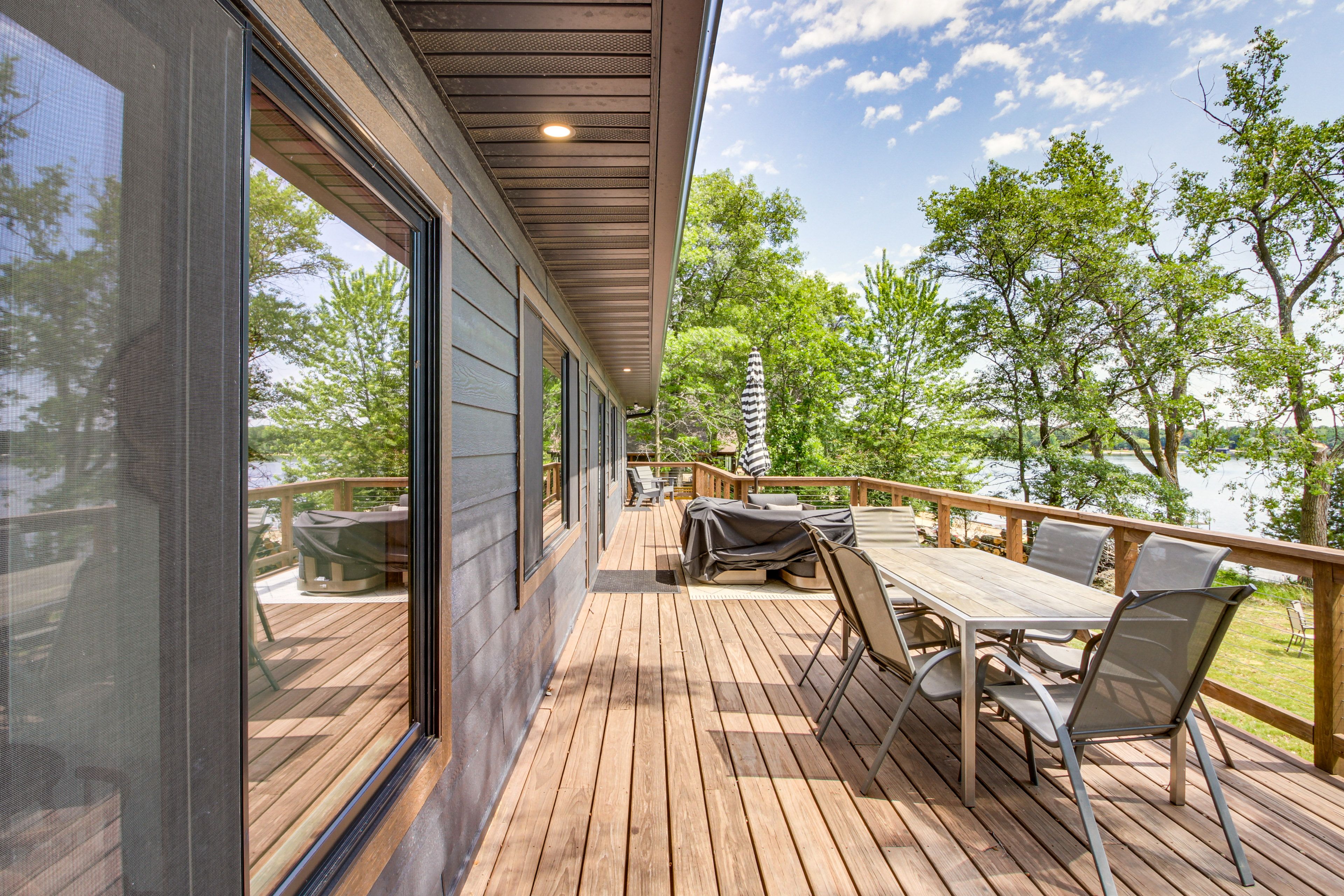 Deck | Outdoor Dining Set | Gas Grill | Lake View