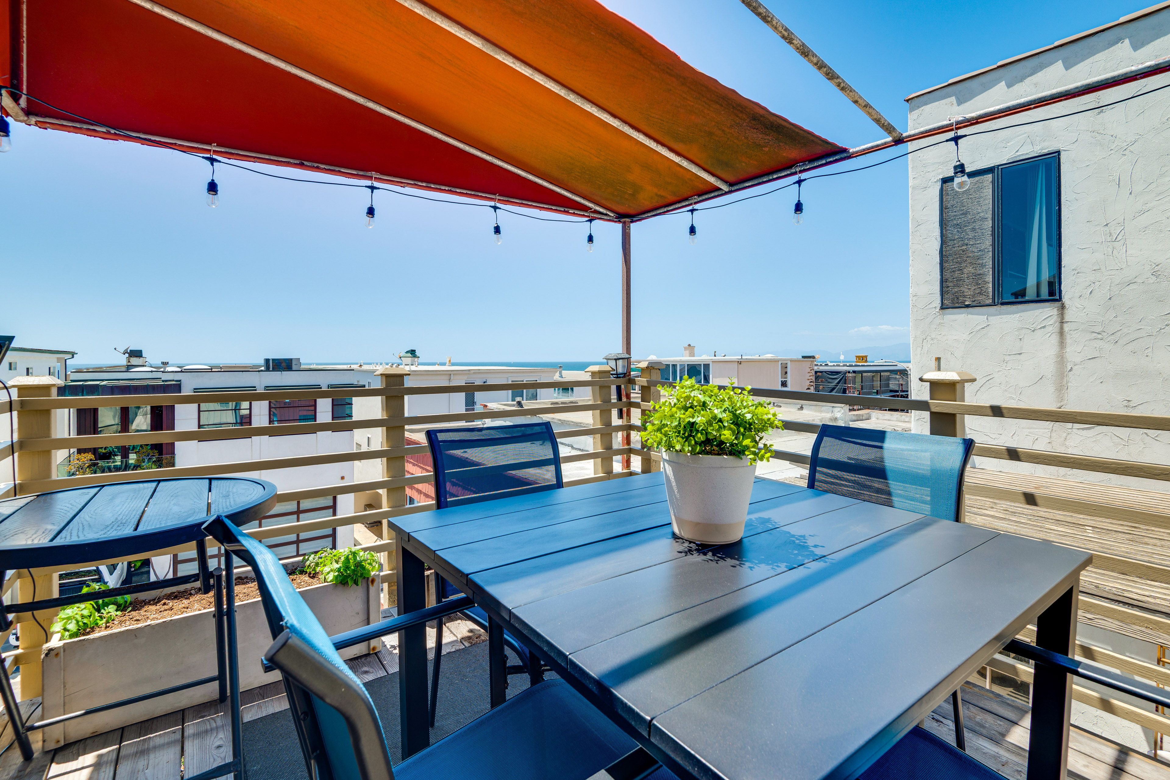 Manhattan Beach Vacation Rental | 2BR | 1BA | 700 Sq Ft | Stairs to Access