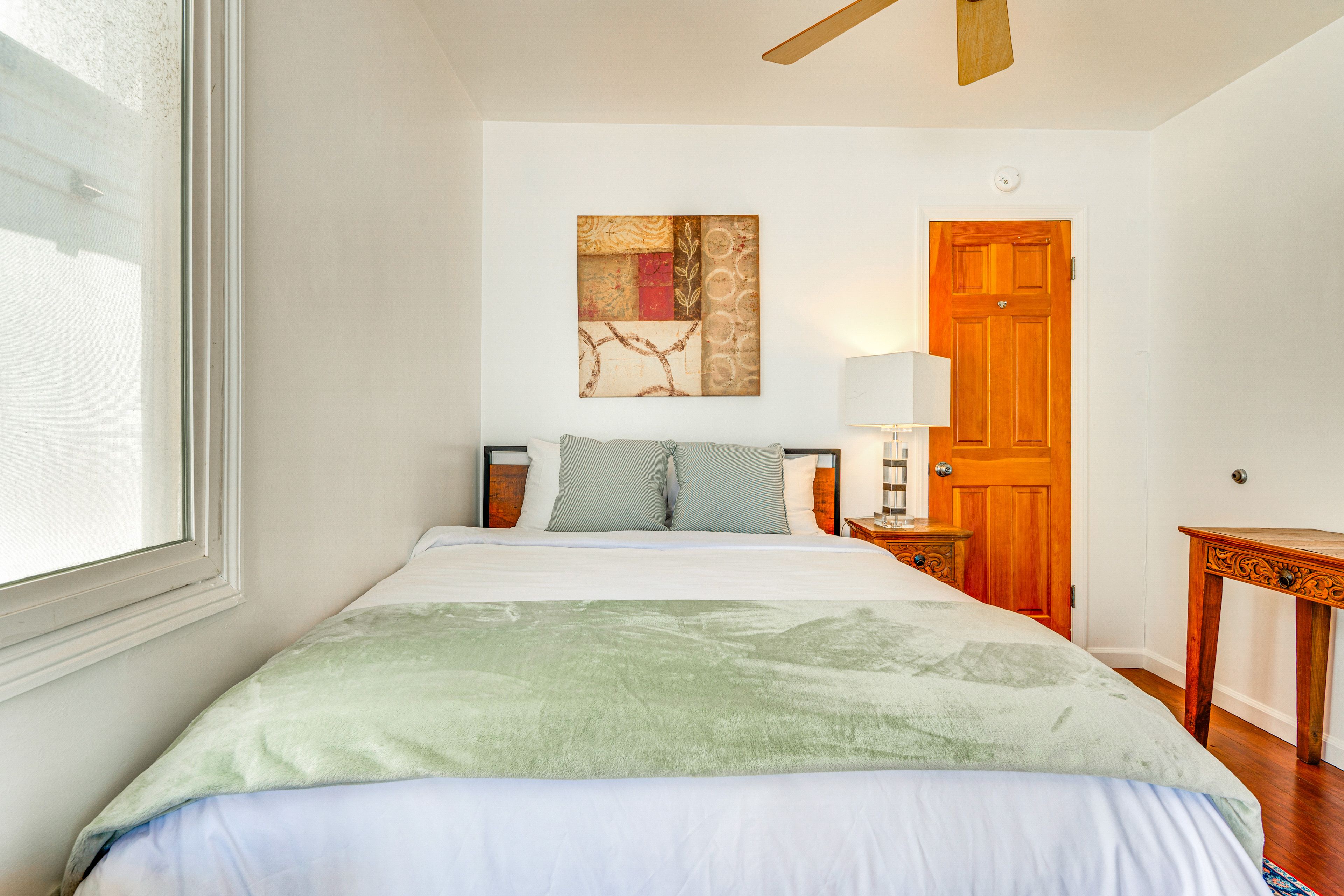 Bedroom 1 | Queen Bed