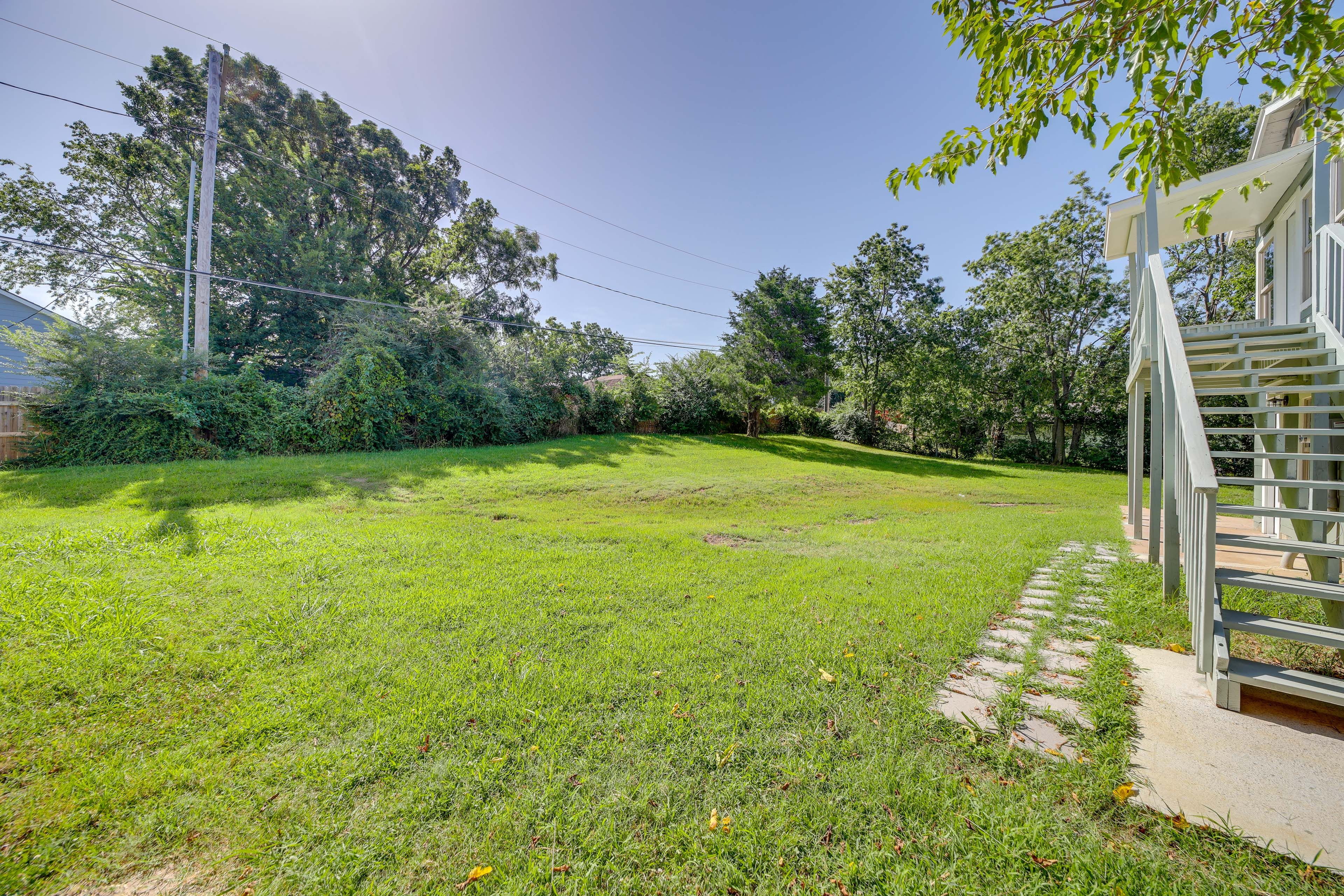 Shared Yard Area