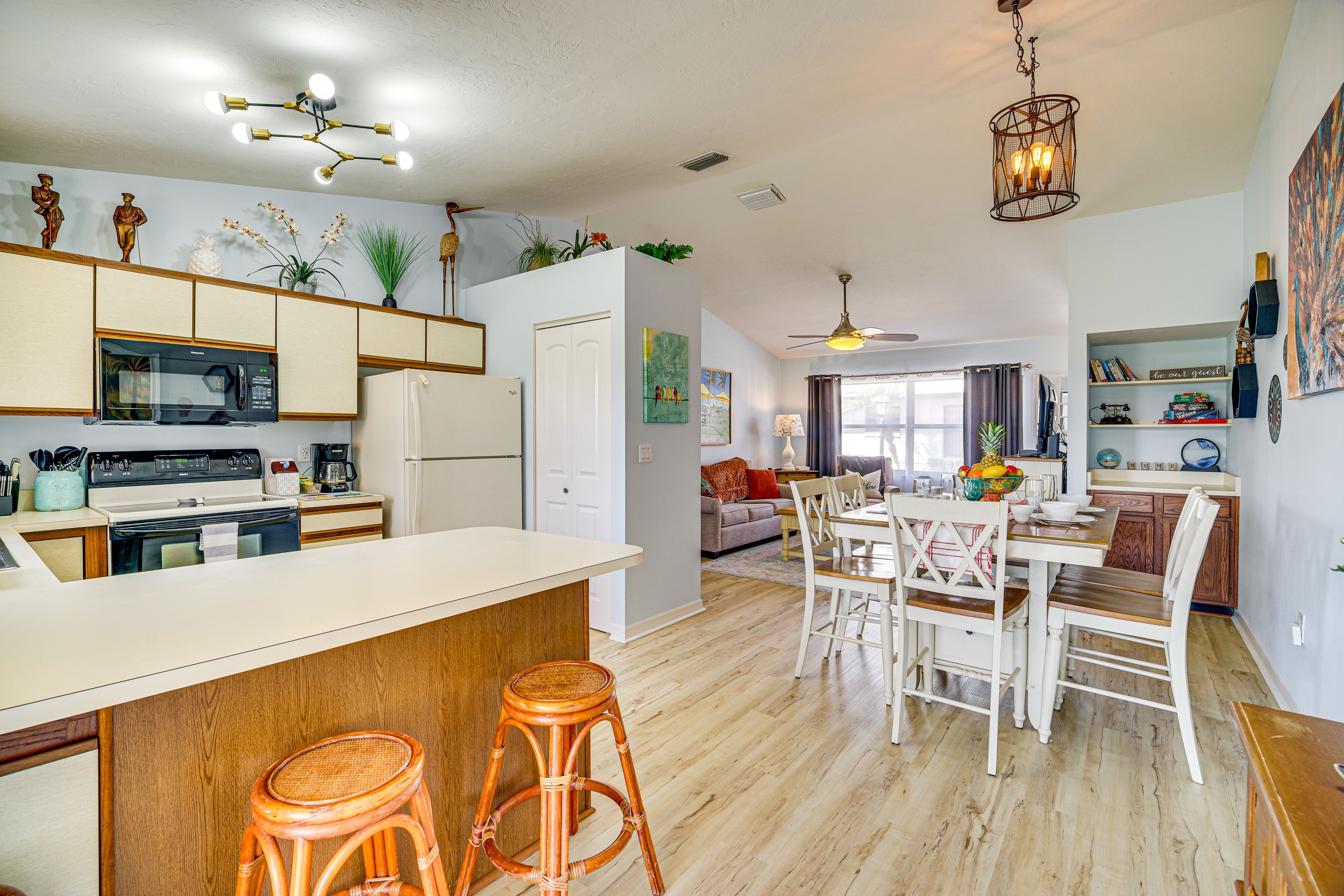Kitchen | Dining Area