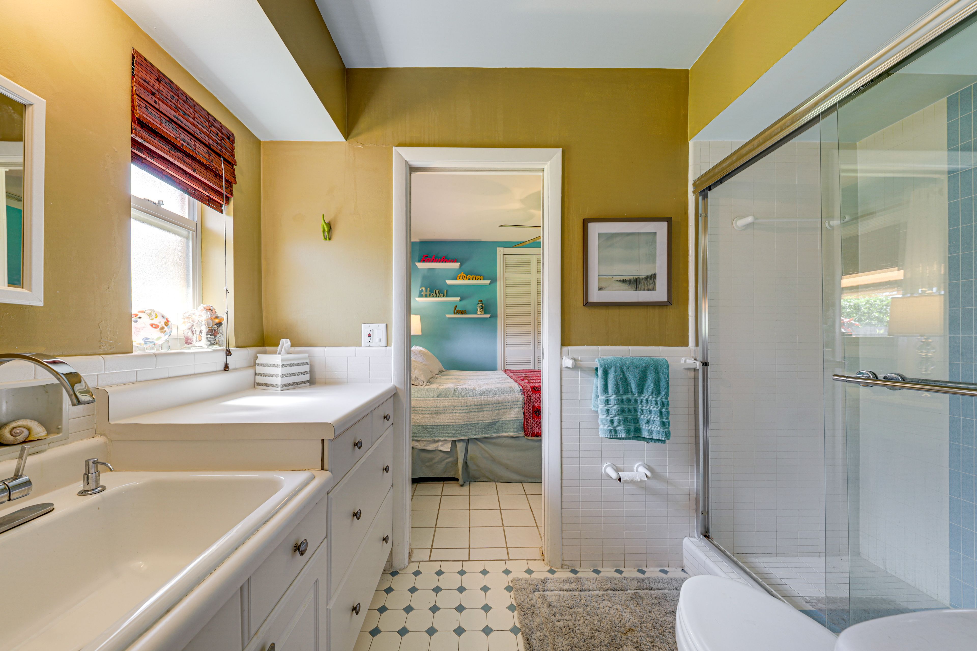 Full Bathroom