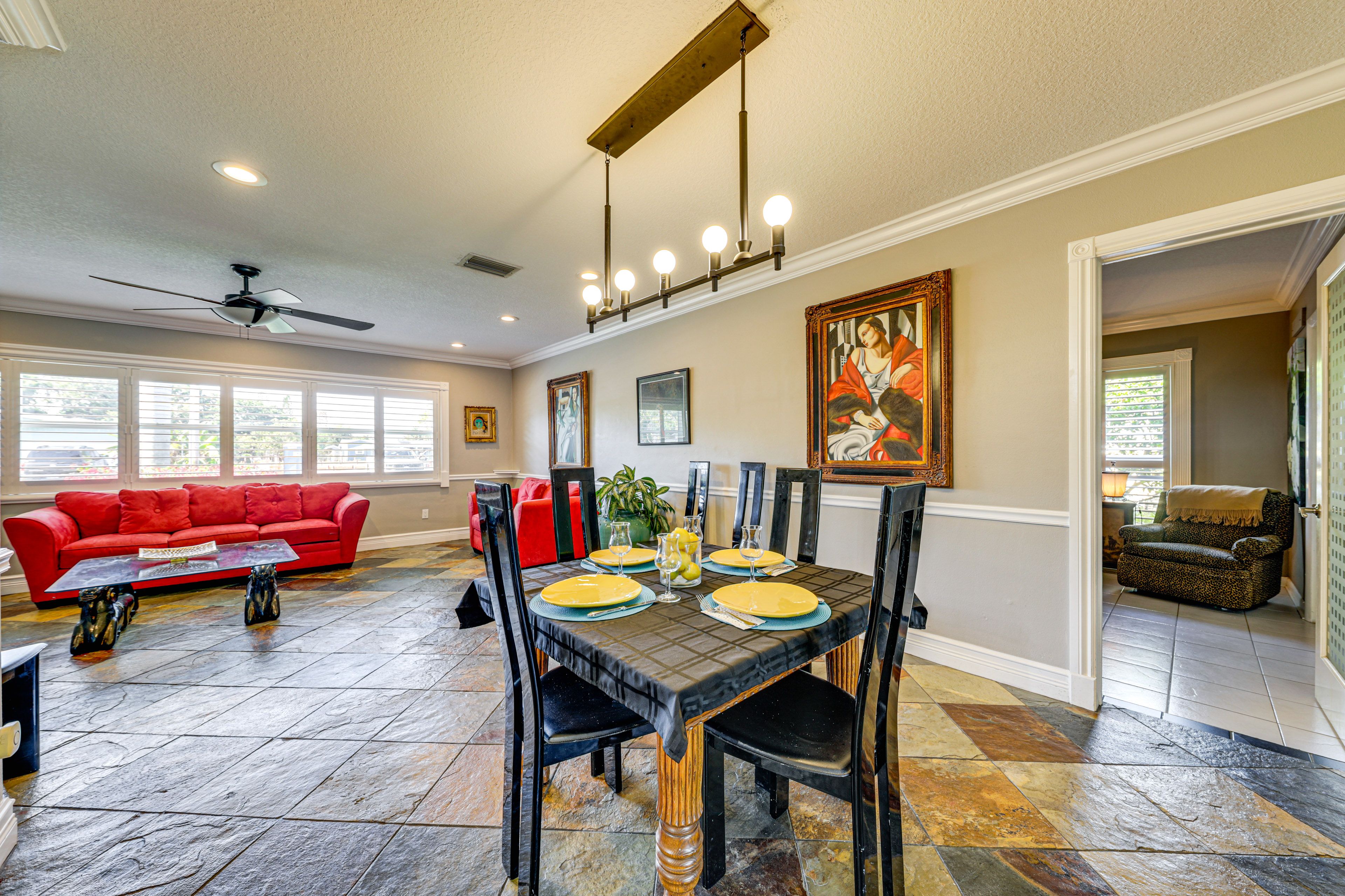 Dining Area | Dishware/Flatware Provided