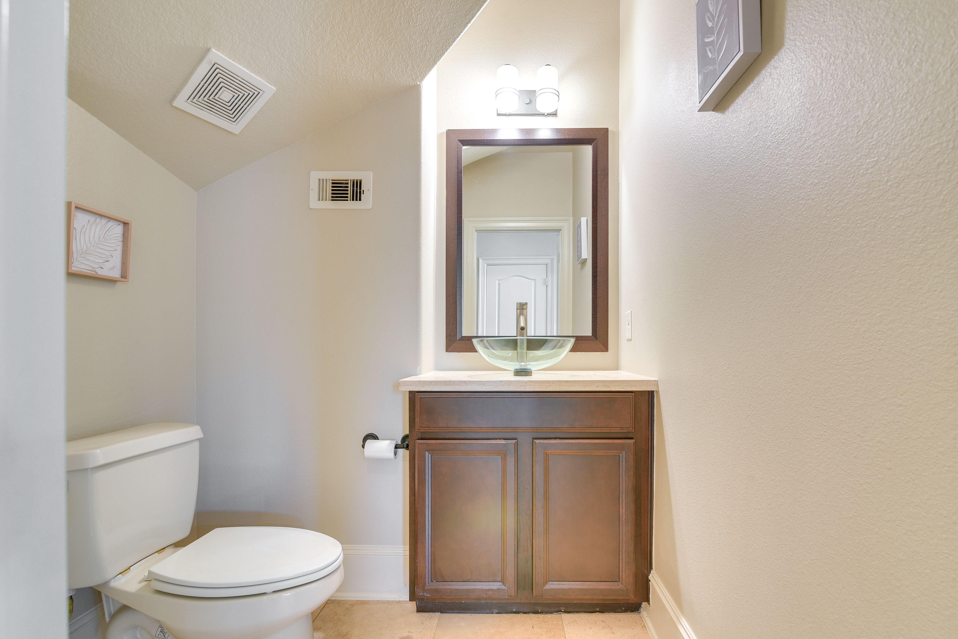 Half Bathroom | 1st Floor