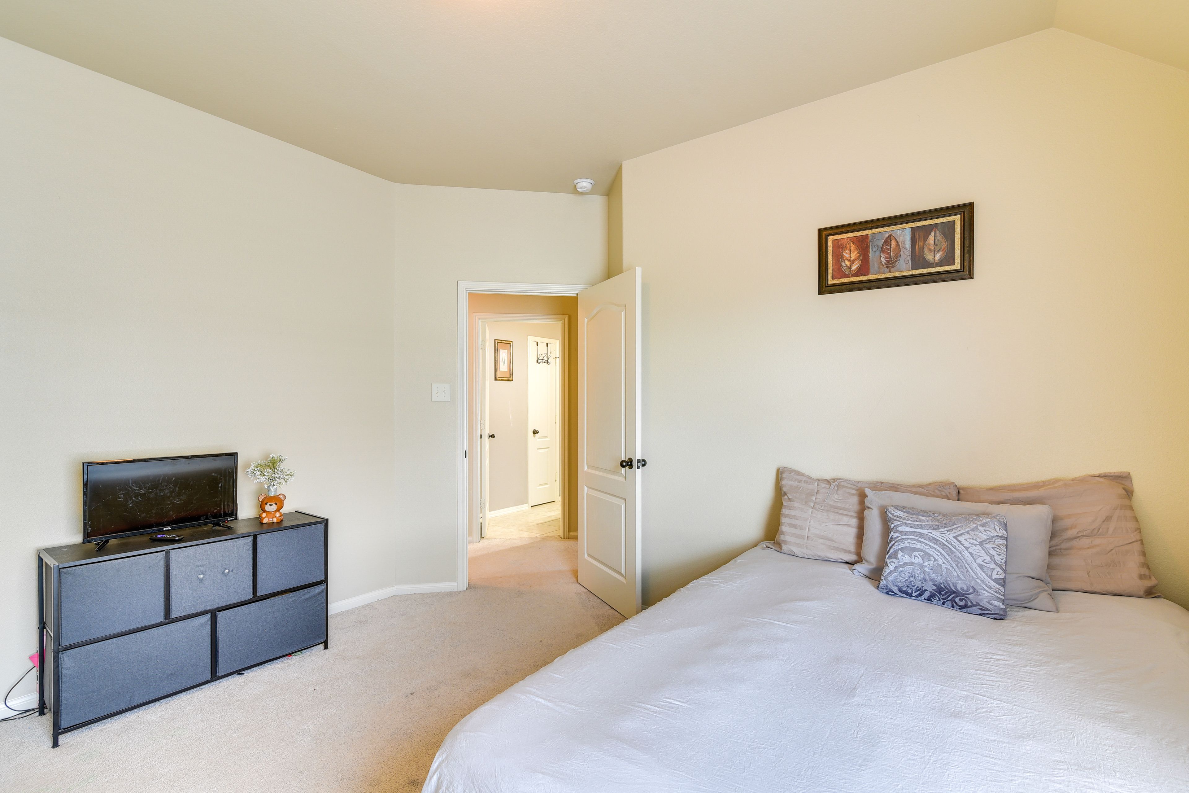 Bedroom 2 | Queen Bed | 2nd Floor