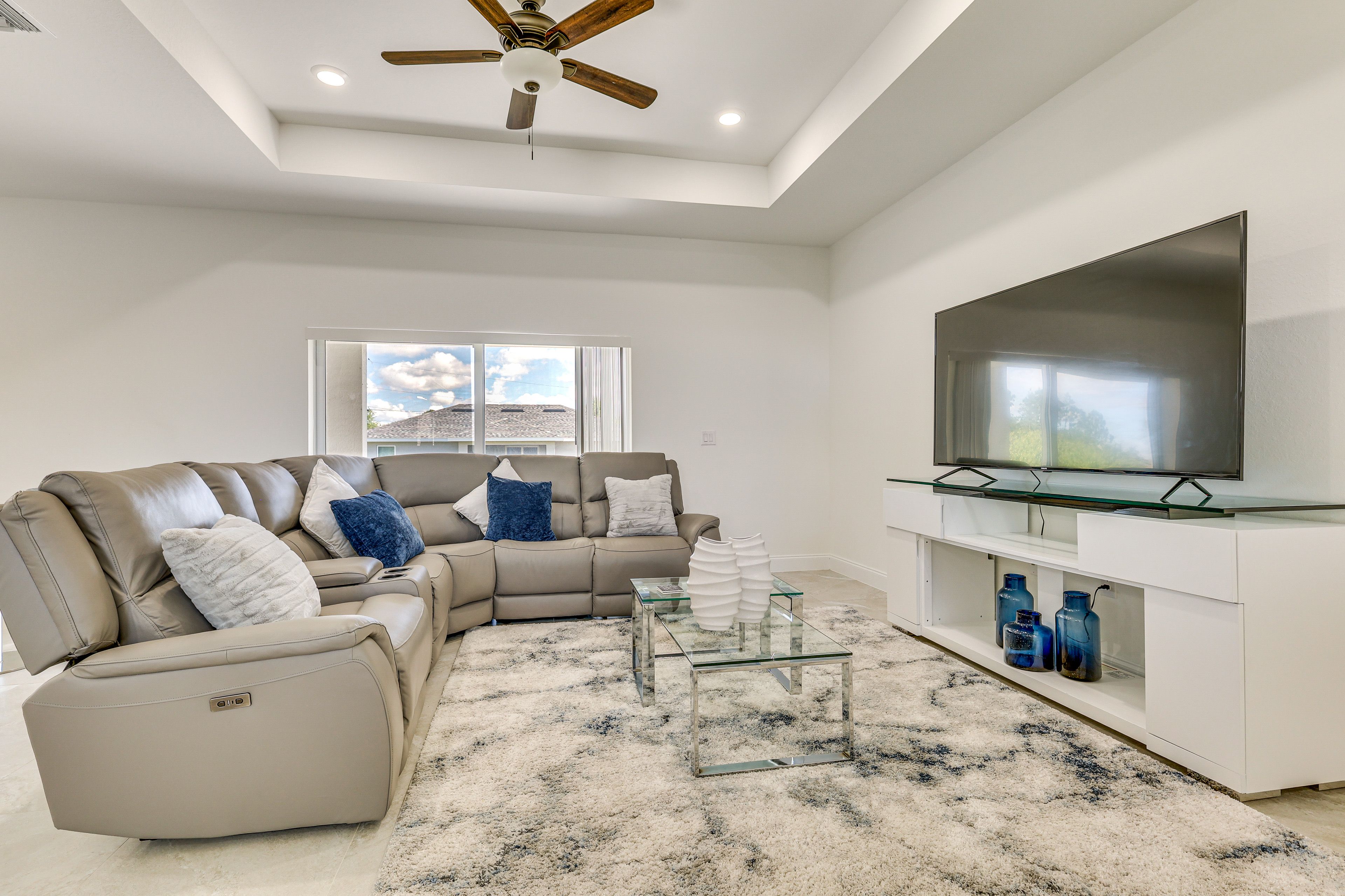 Lehigh Acres Vacation Rental | 3BR | 2BA | 1,600 Sq Ft | 1 Step to Enter