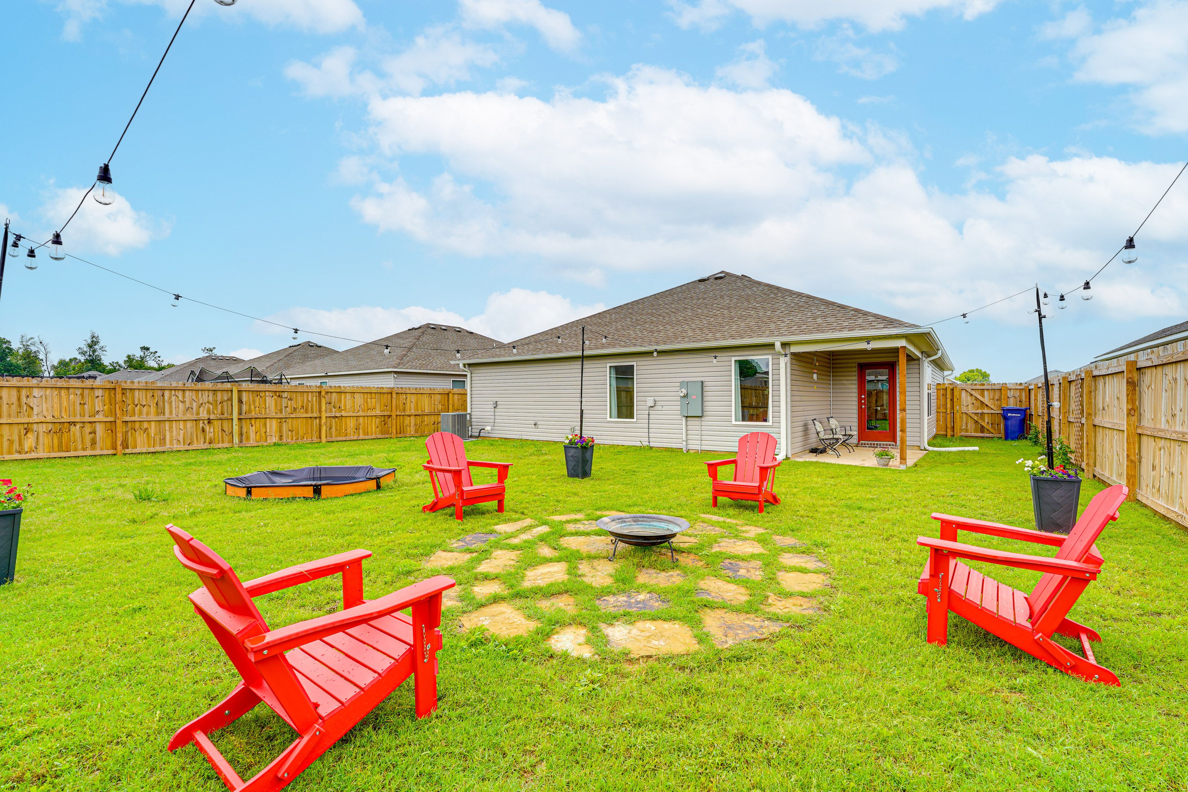 Siolam Springs Vacation Rental | 3BR | 2BA | 1 Step Required | 1,500 Sq Ft