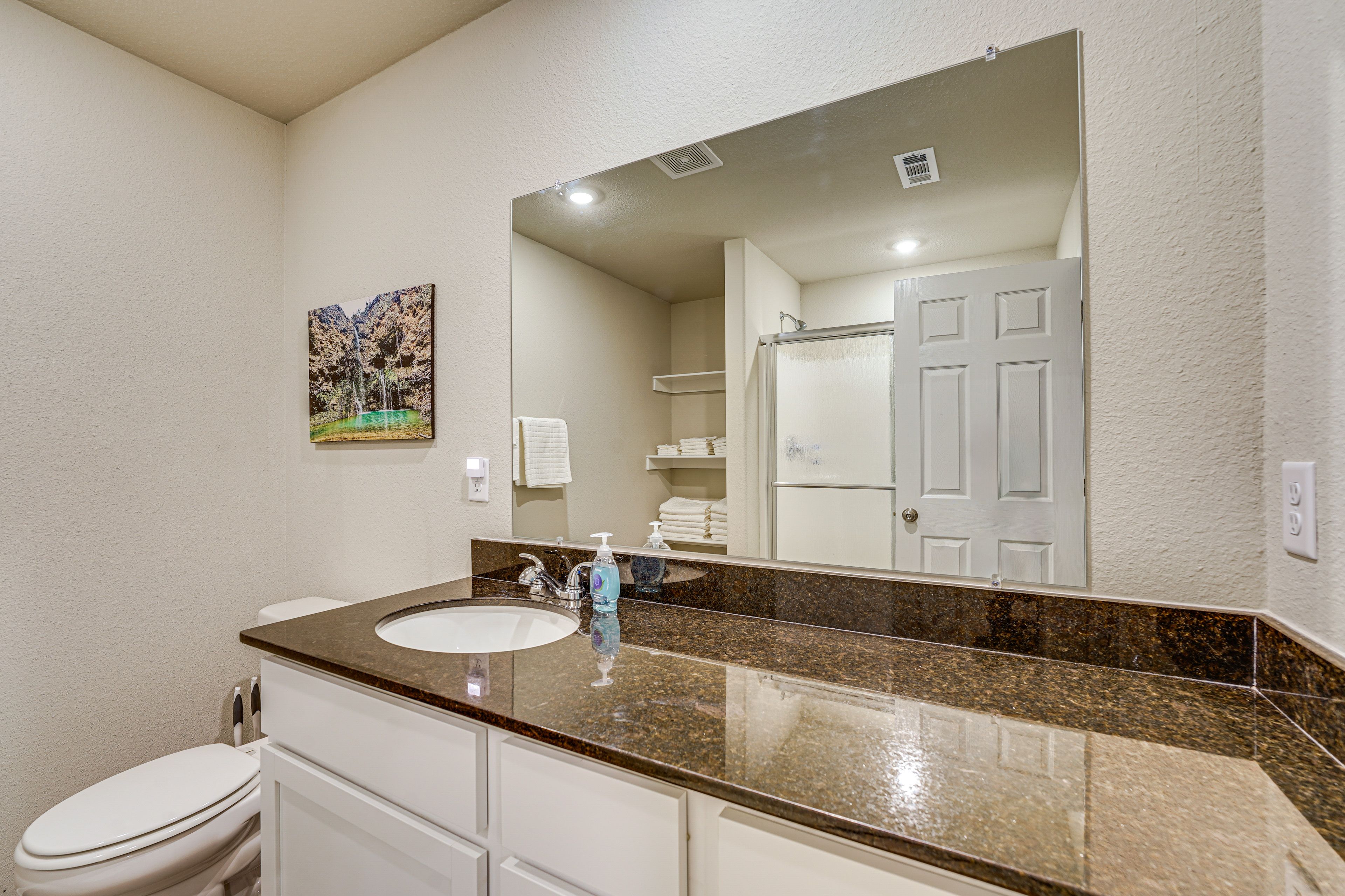Bathroom | Towels Provided