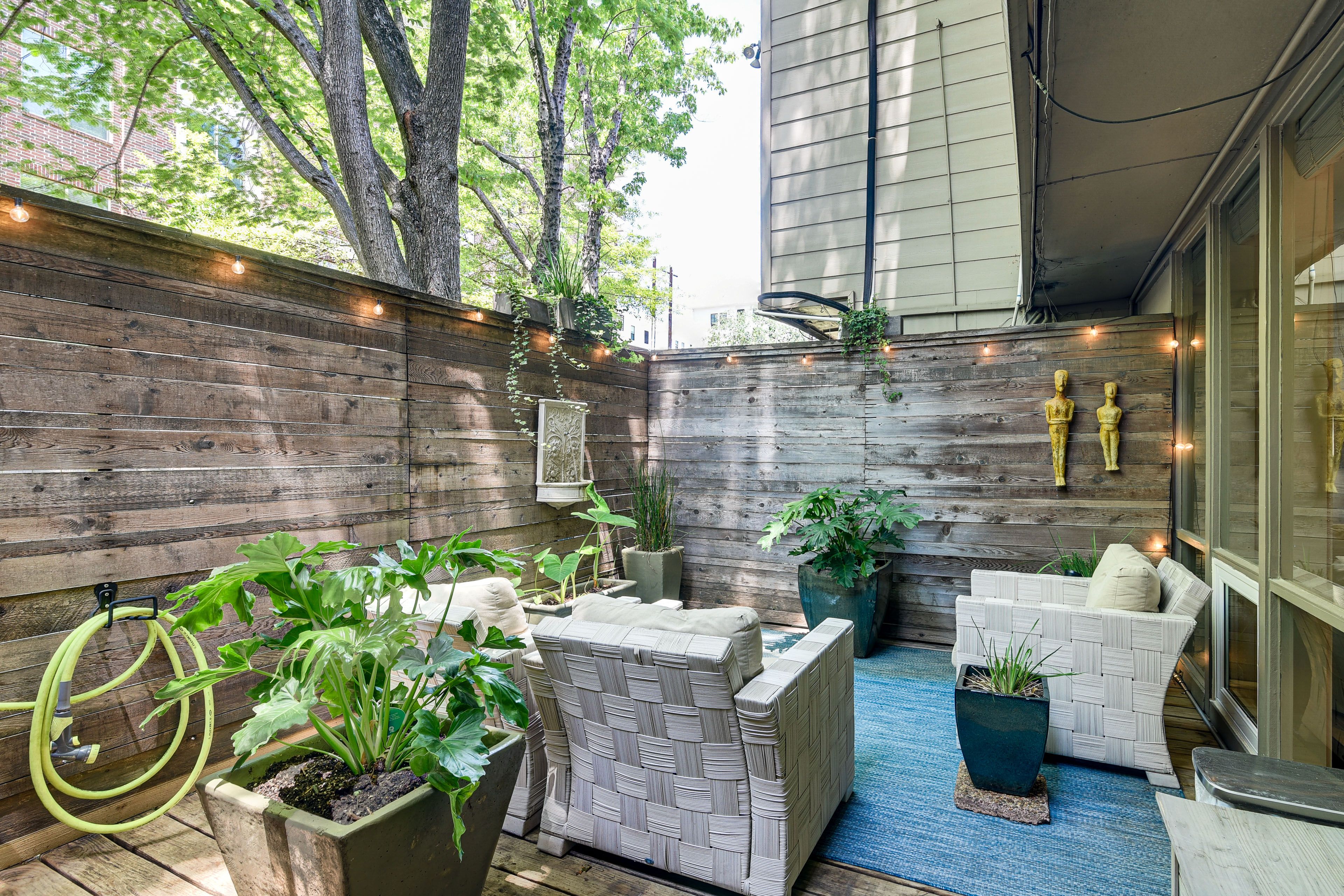Houston Vacation Rental | 1BR | 1BA | 928 Sq Ft | Stairs Required
