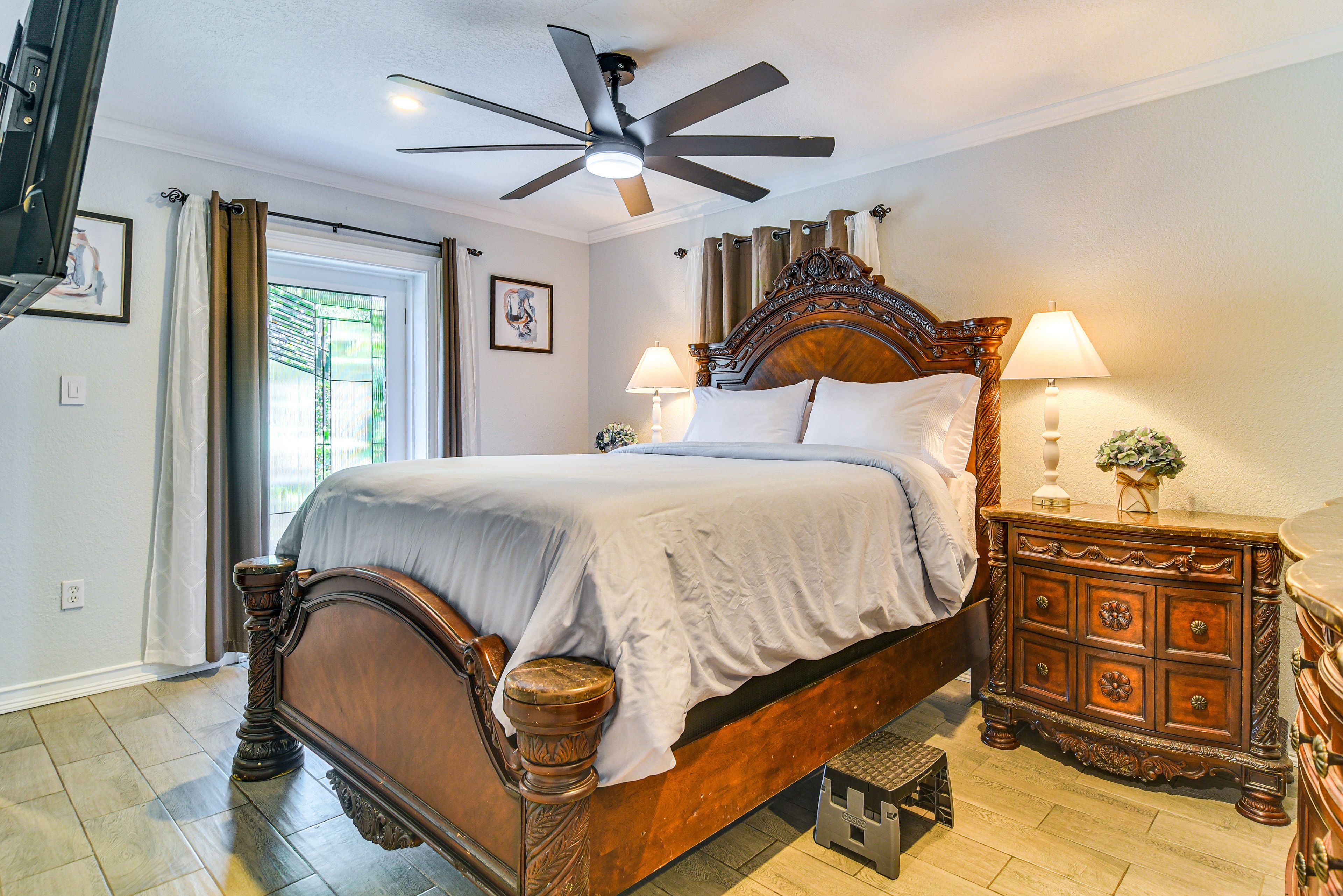 Bedroom 1 | Queen Bed | Linens Provided | Flat-Screen TV