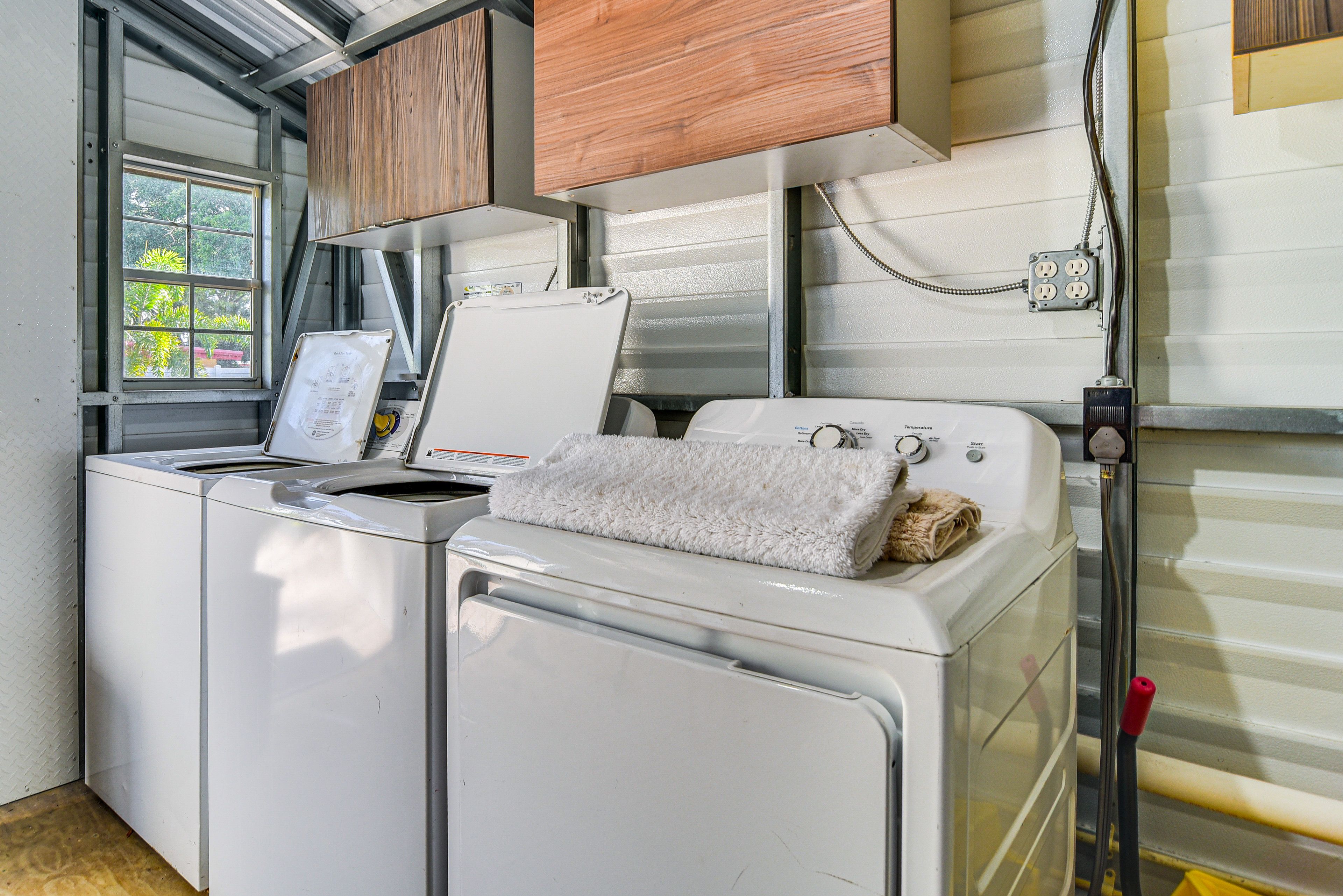 Laundry Area | 2 Washers | Dryer