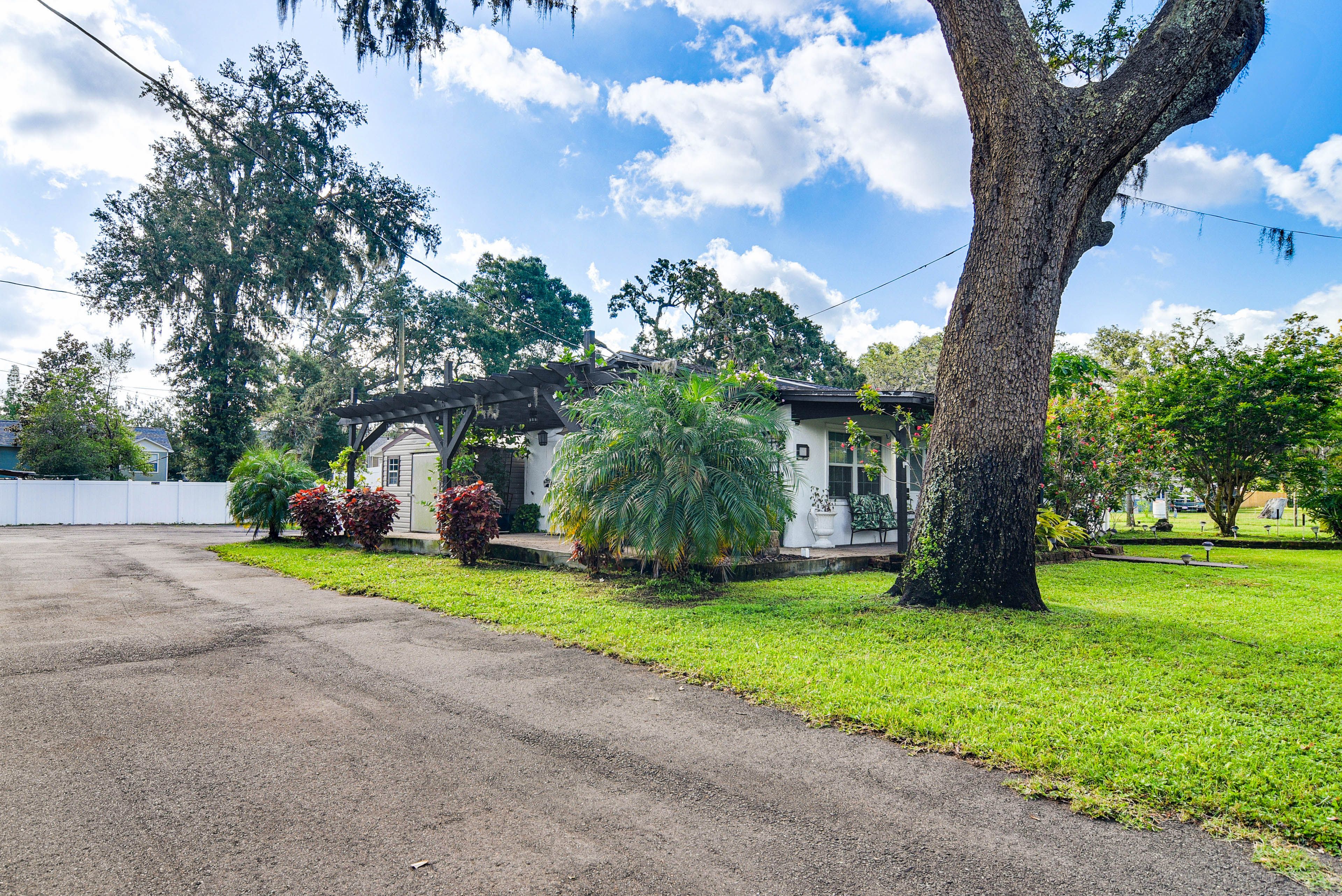 Parking | Driveway (3 Vehicles)