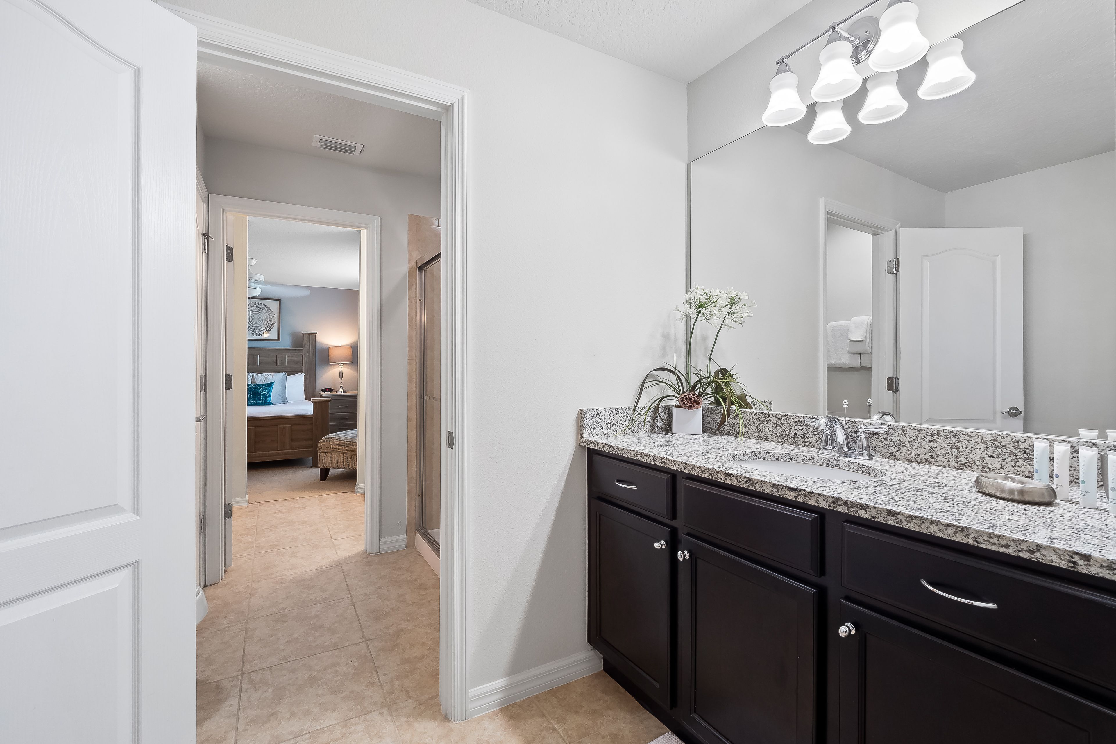 Full Bathroom | Shower | 2nd Floor