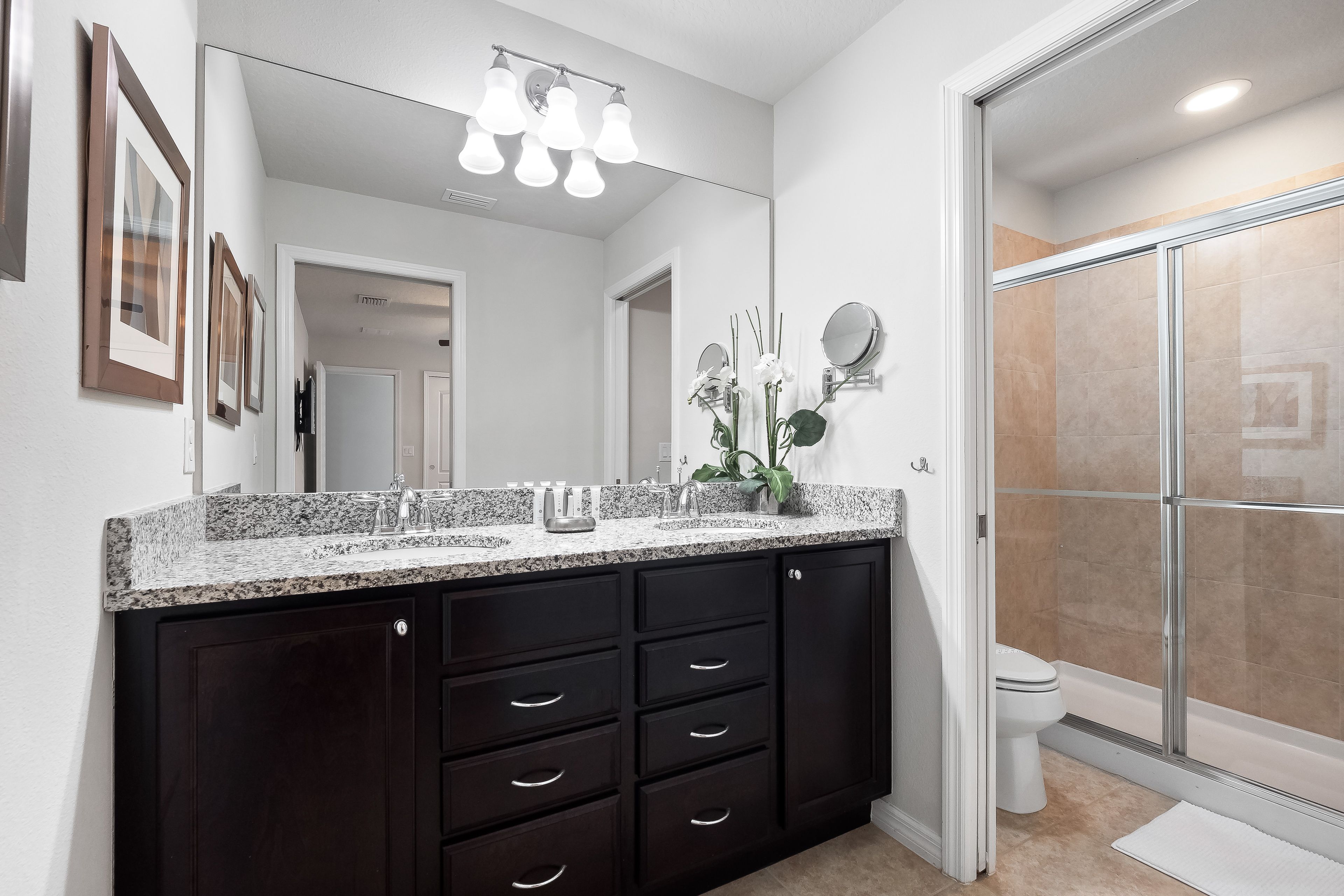 En-Suite Bathroom | 2nd Floor