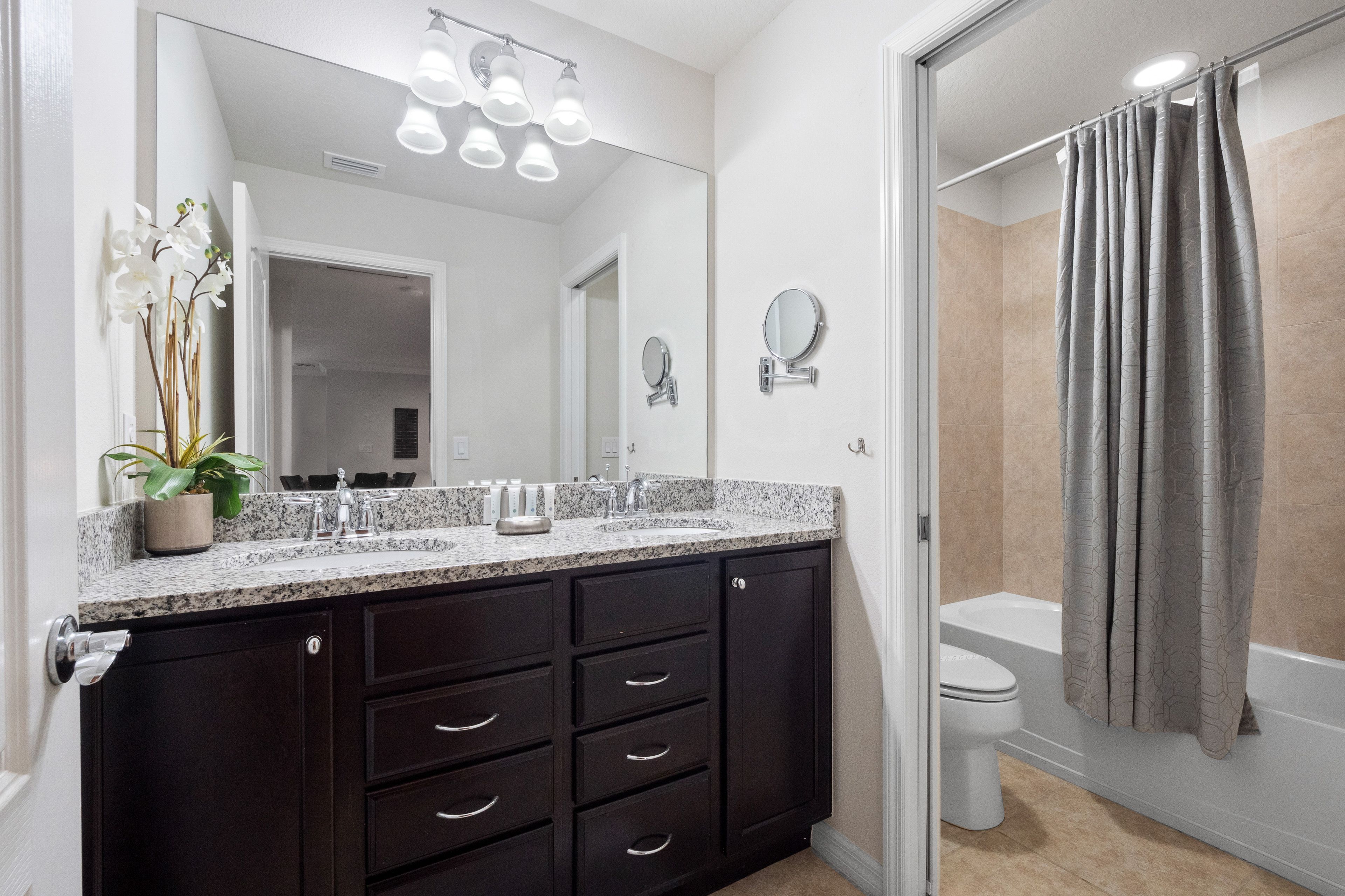 Full Bathroom | 2nd Floor
