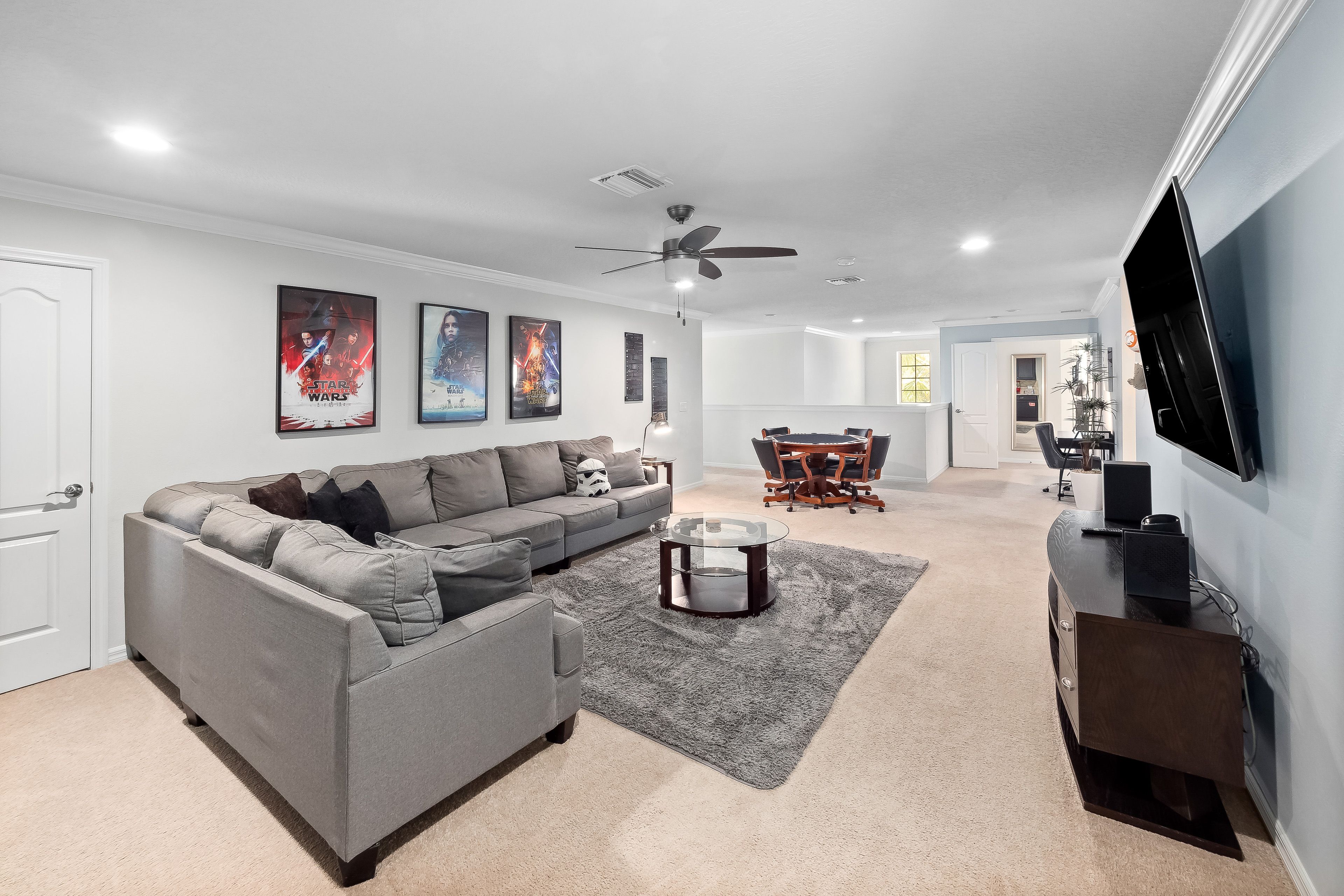 Loft | Wet Bar | Poker Table | Desk | Free WiFi