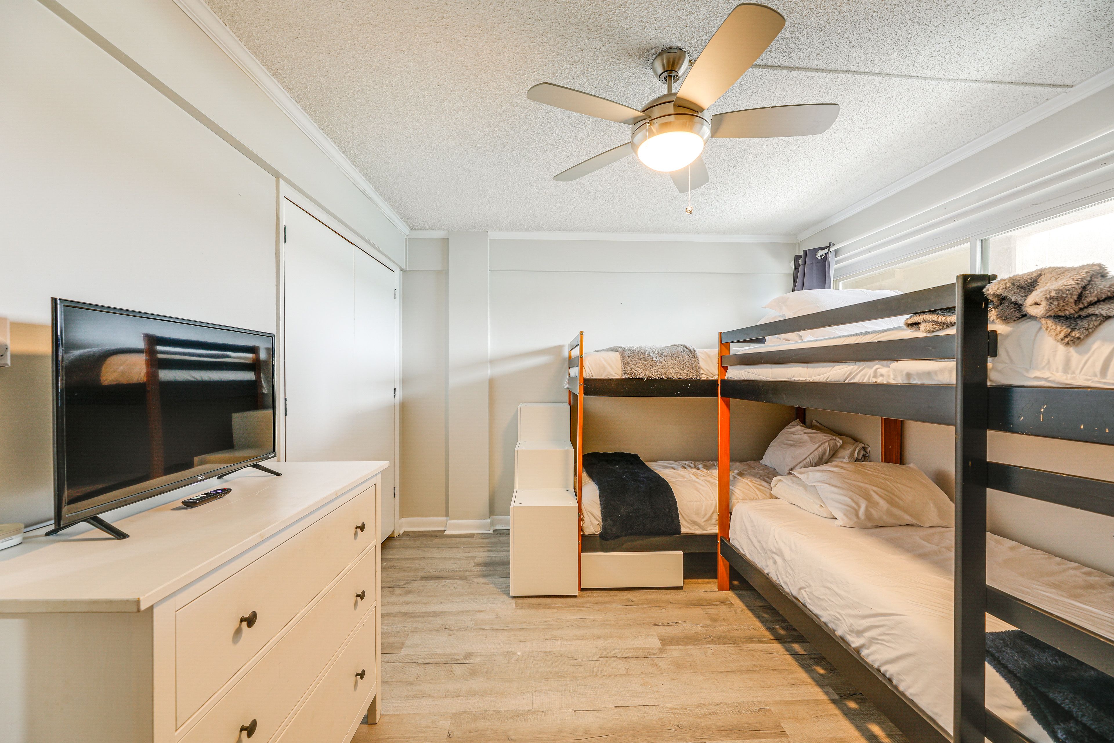 Bedroom | 2 Twin Bunk Beds