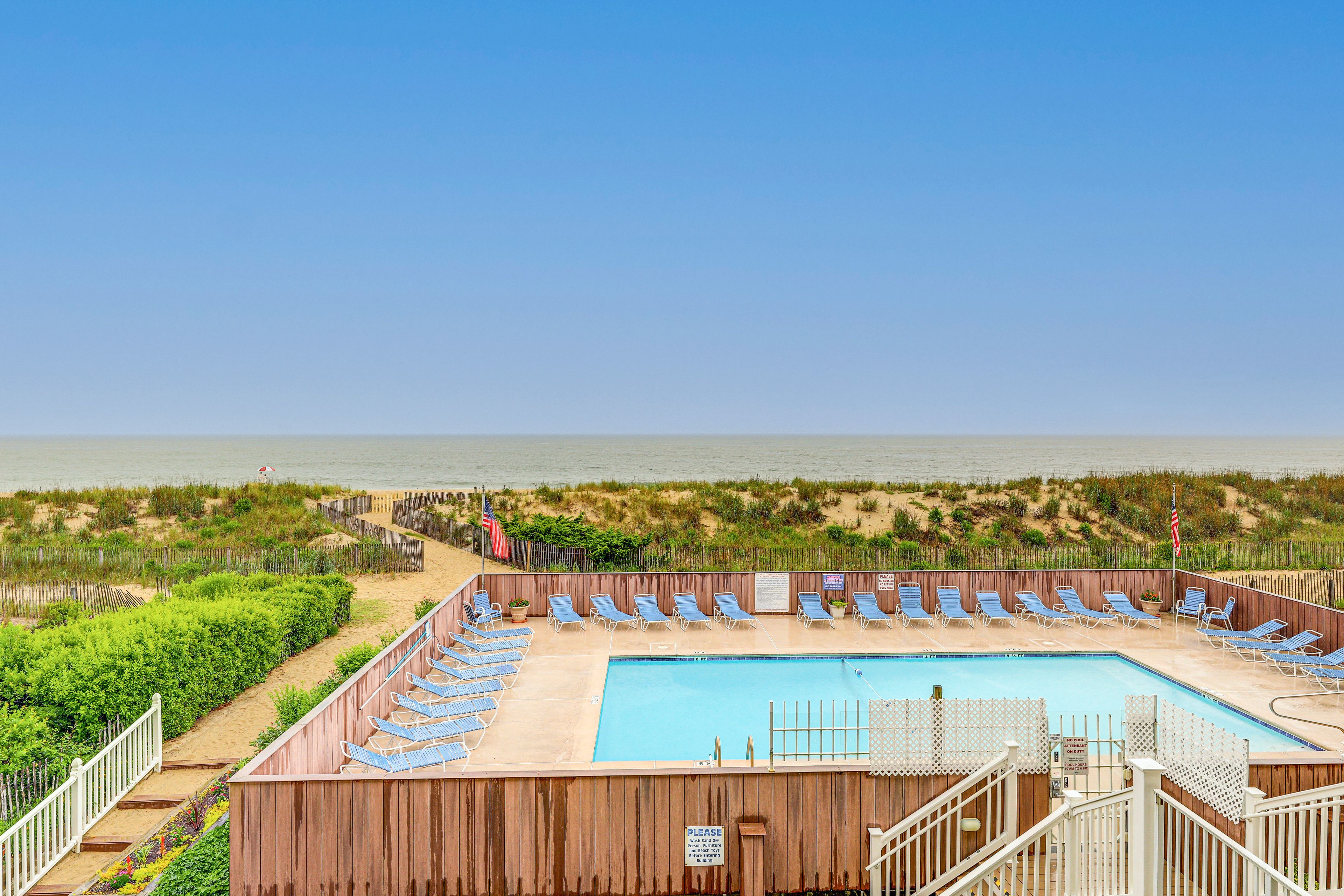 Beachmark Condominiums | Outdoor Community Pool