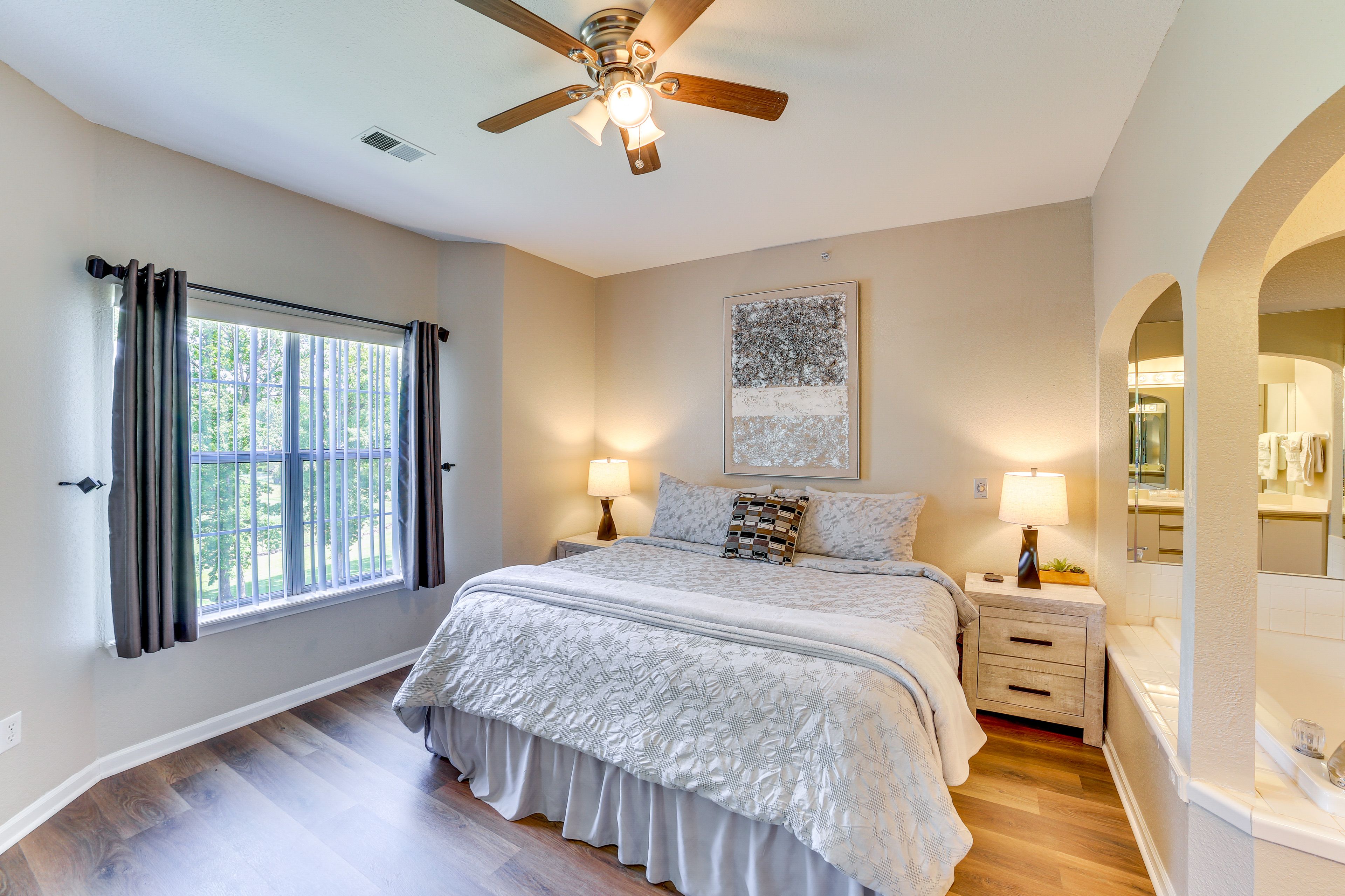Bedroom 1 | King Bed | Linens