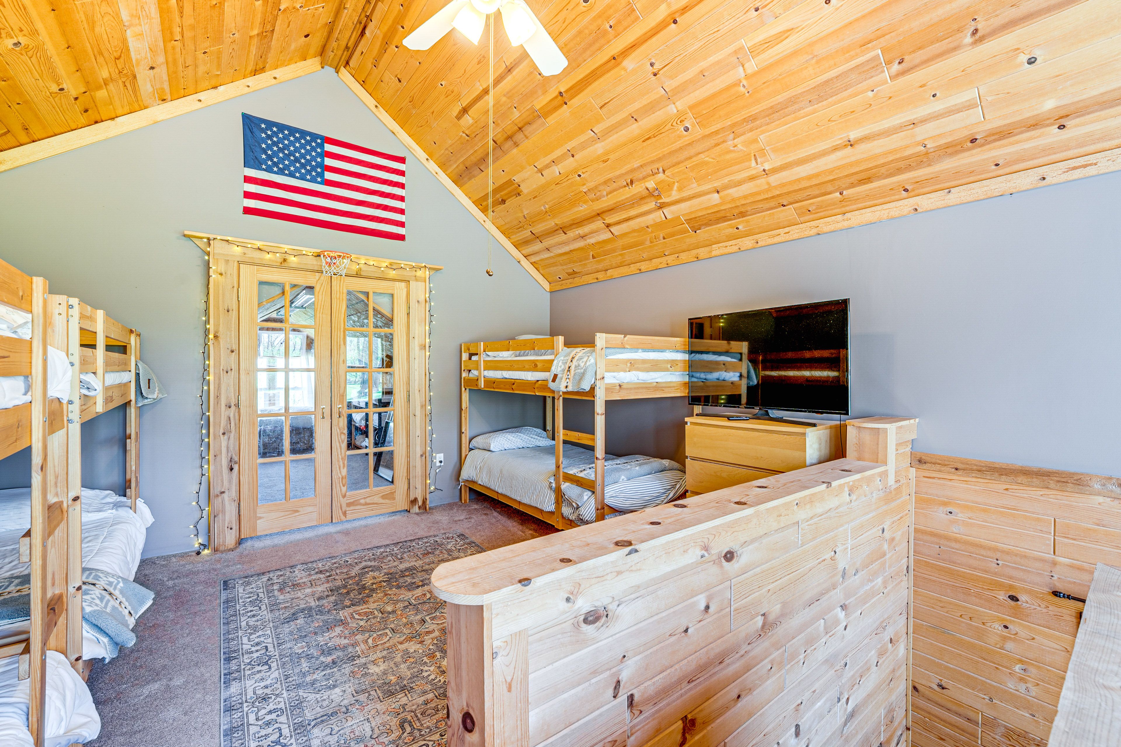 Bedroom 3 (Loft) | 3 Twin Bunk Beds | Smart TV