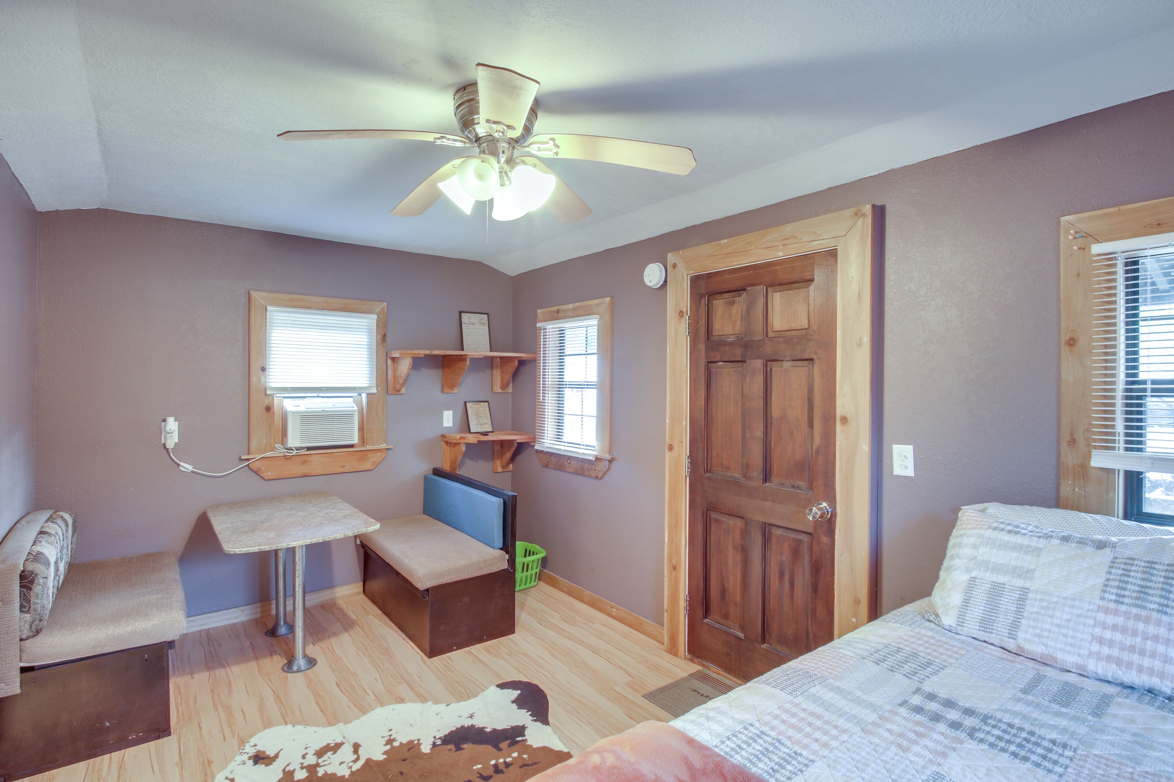 Living Area | Flat-Screen TV | Dining Table | Dishware/Flatware