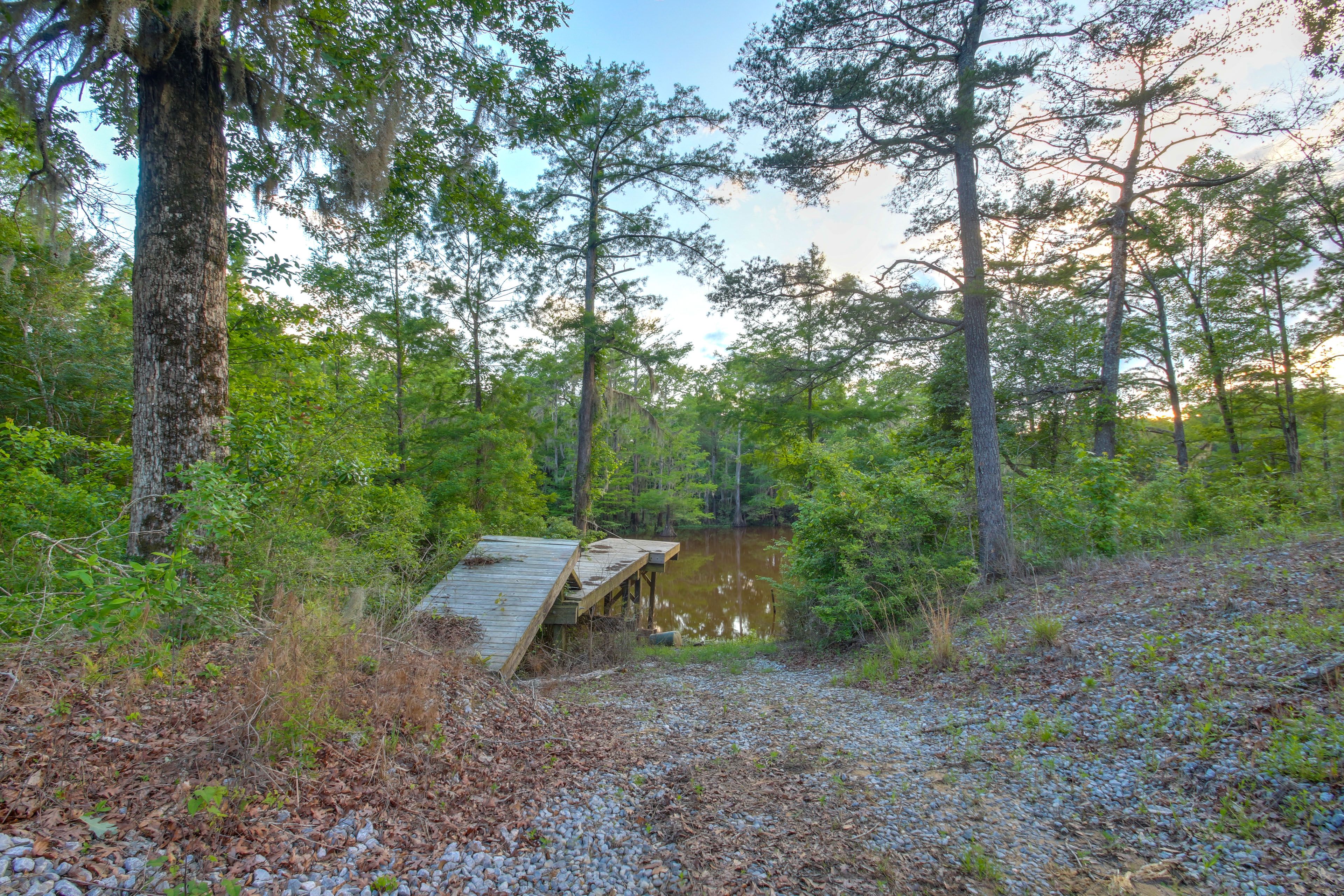 Studio Exterior | 3 Fishing Ponds | River Access