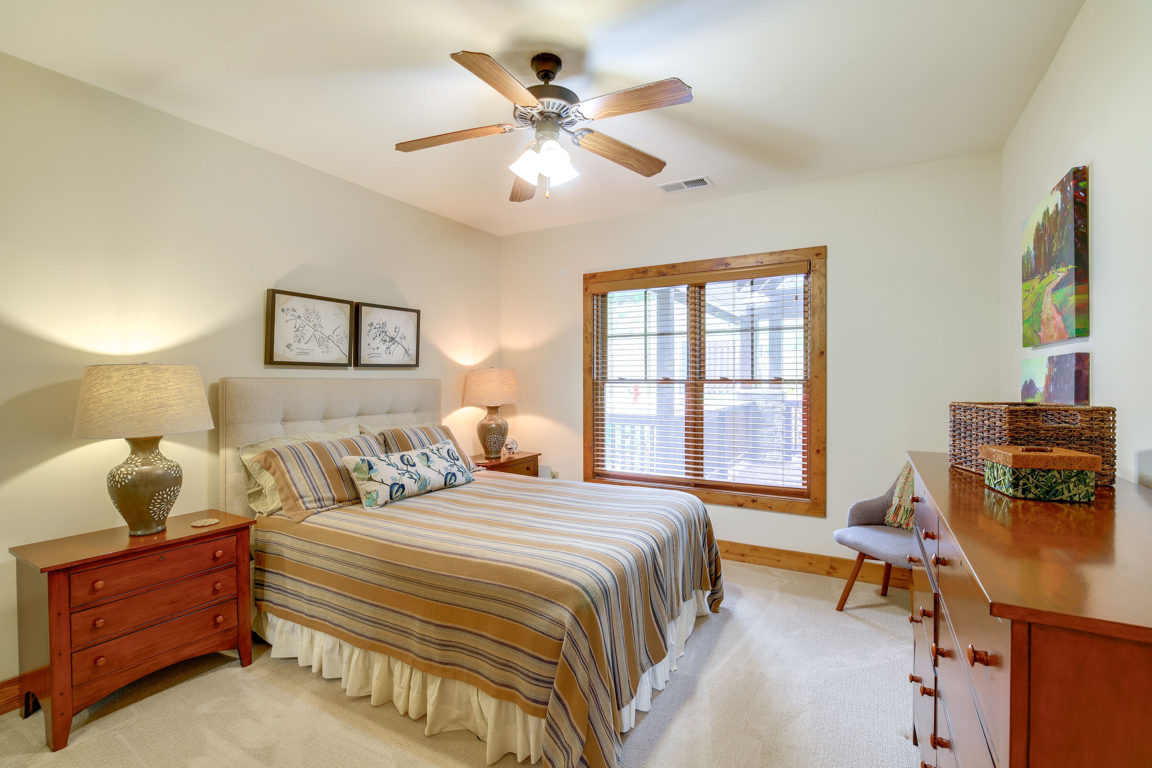 Bedroom 2 | Queen Bed | 1st Floor