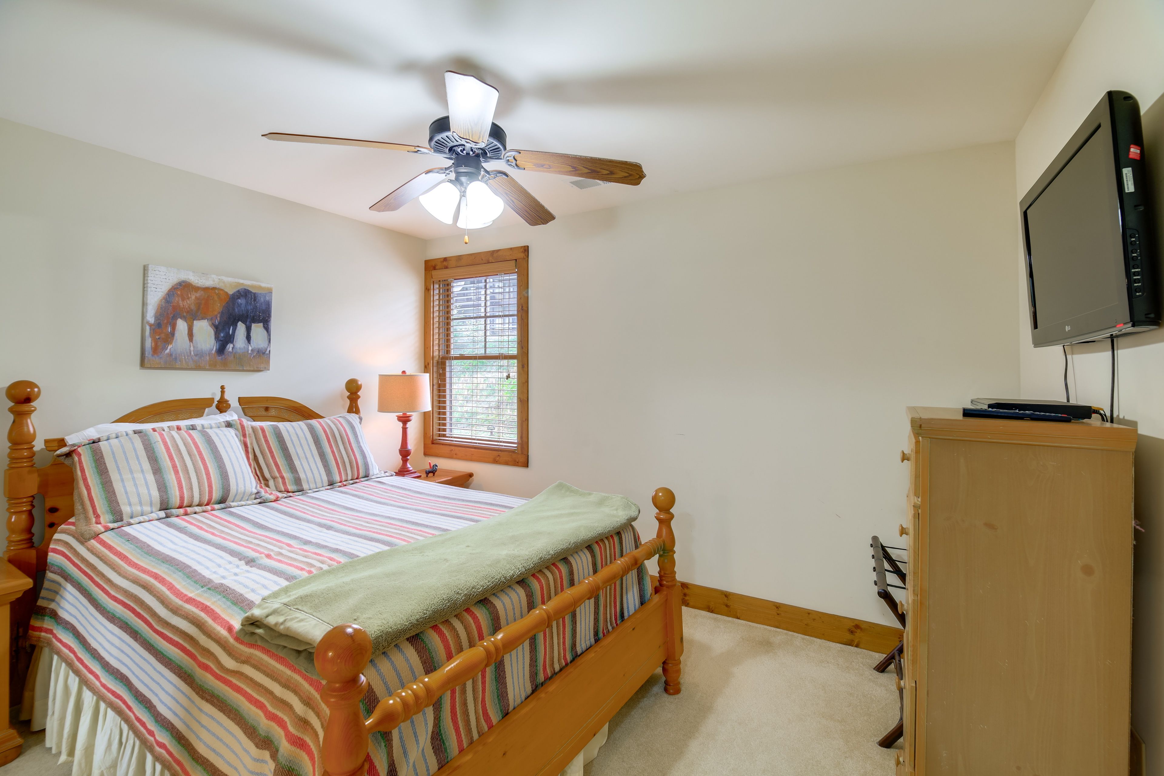 Bedroom 3 | Queen Bed | 2nd Floor