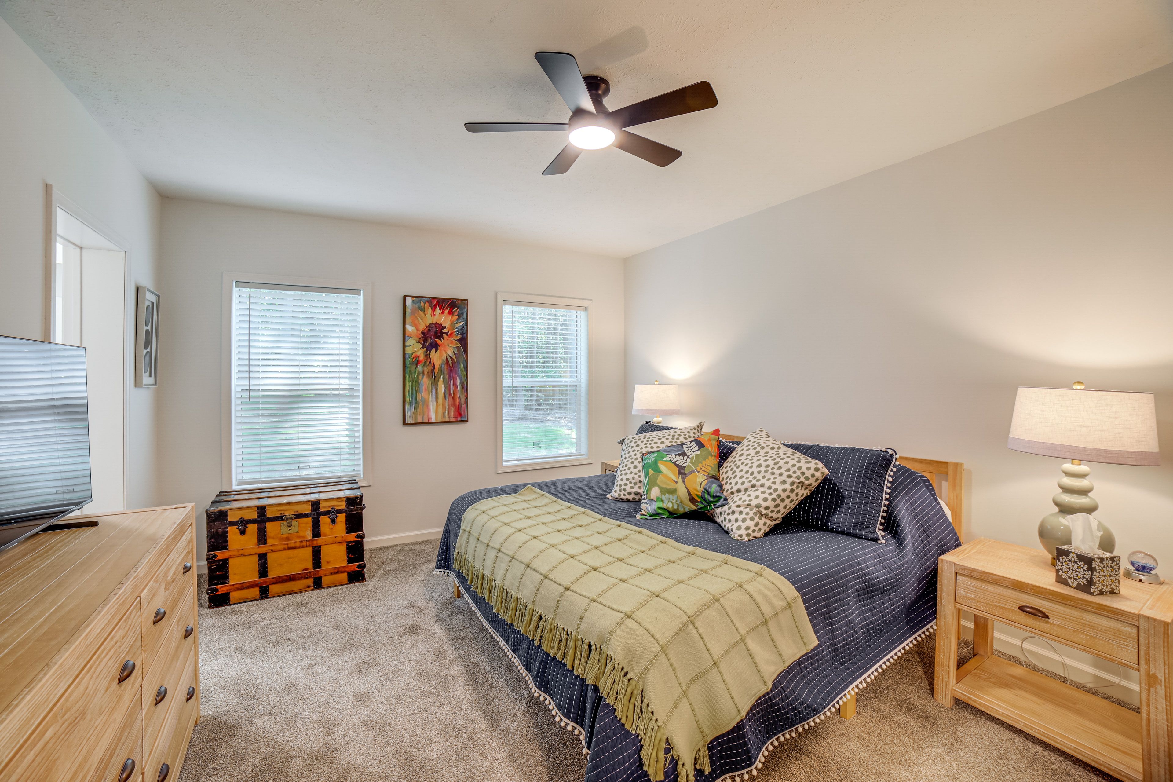 Bedroom 1 | King Bed | Smart TV