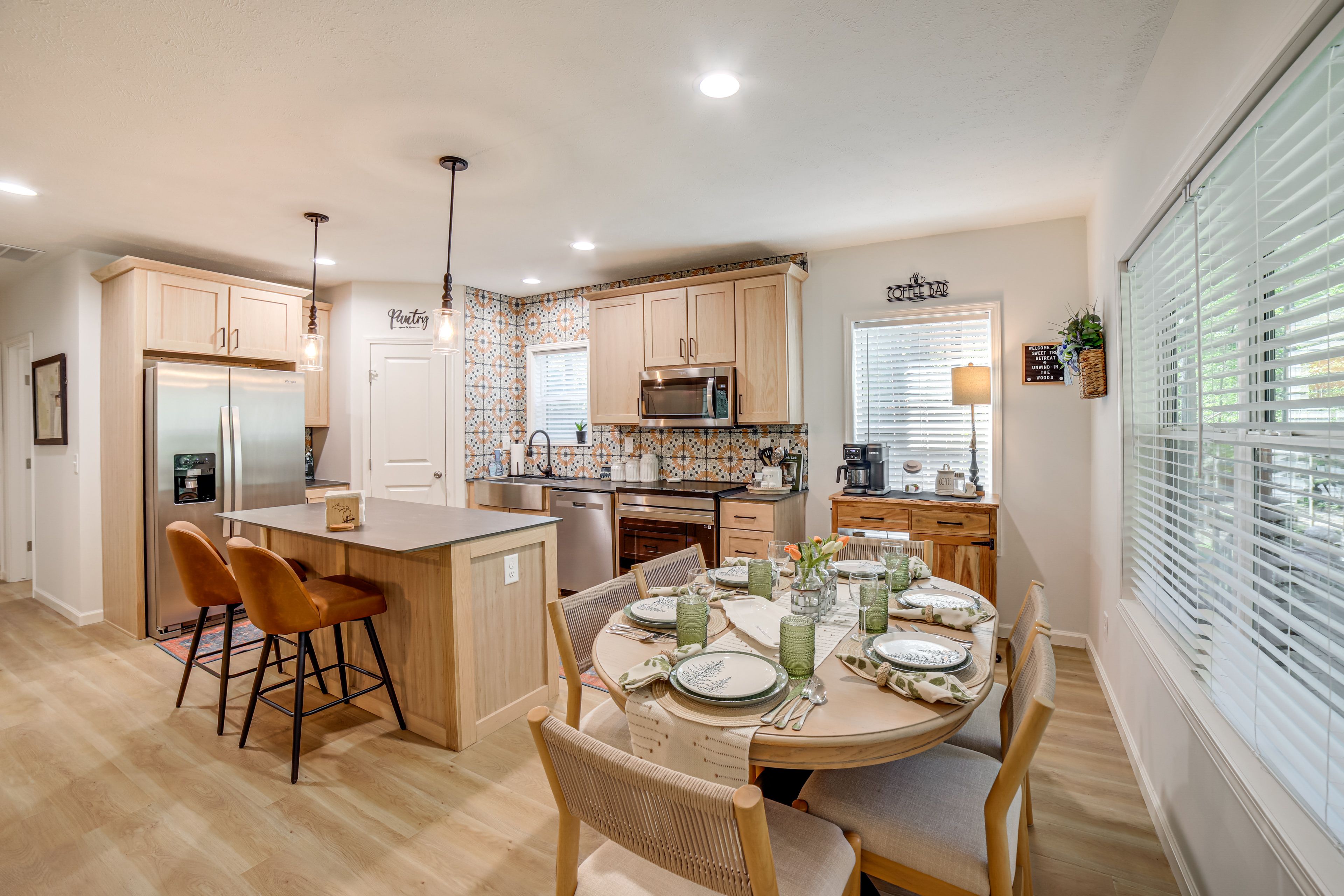 Dining Table | Kitchen